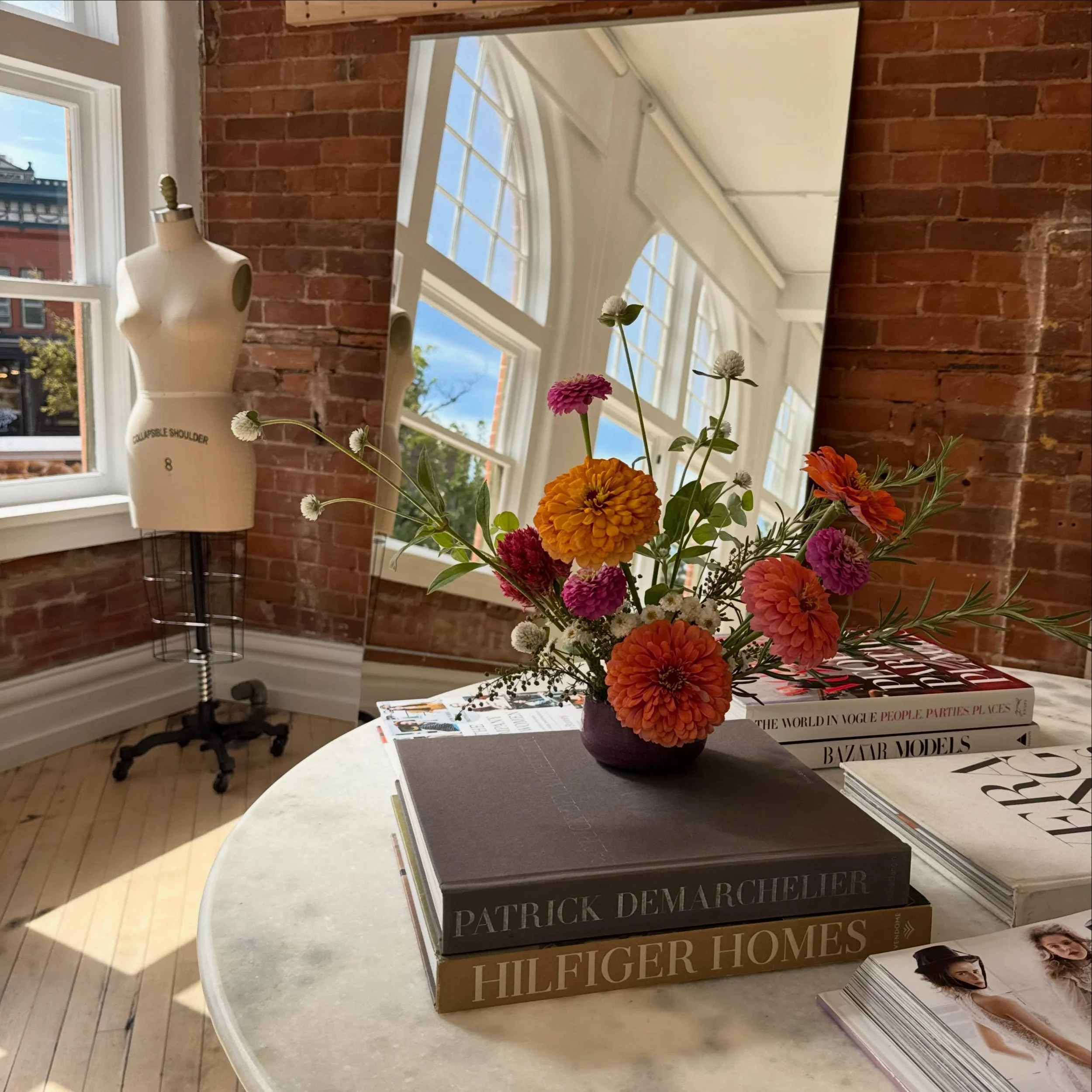 One of our favorite CSA flower members! @anabellapoletti_ She is the most amazing wedding dress atelier, special occasion stylists and custom veil designer. Our flowers really glow in her gorgeous studio in Old Town, Fort Collins. 

We deliver freshl