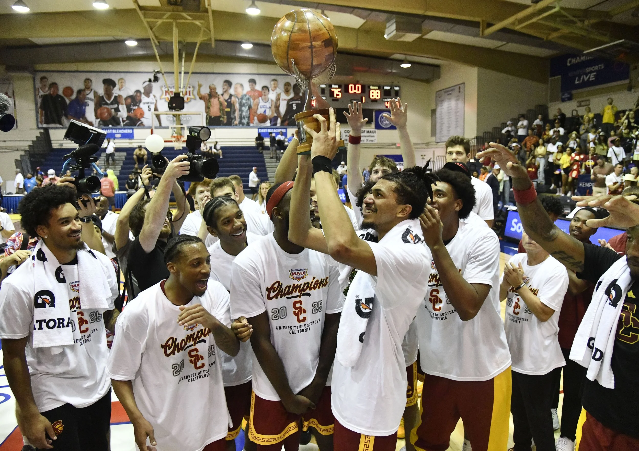 Baker-Mazara leads USC to Maui Invitational title