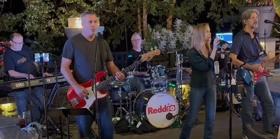 Full band1.jpg