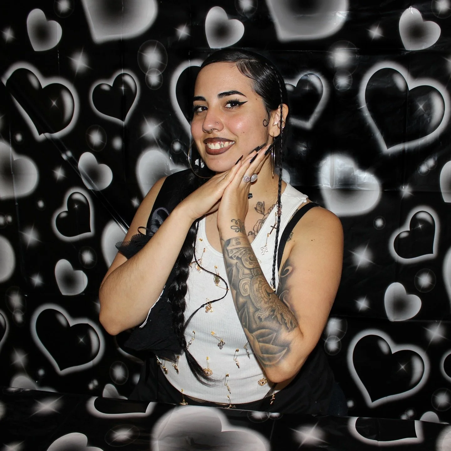 🎭 ✨ Meet the artist ✨🎭
@yungmonalisaofficial

Christina began her apprenticeship over the summer in
2023. She grew up in Washington state and studied art in New York. Her biggest inspirations are jail love letters and fine line chicano art.

Since 