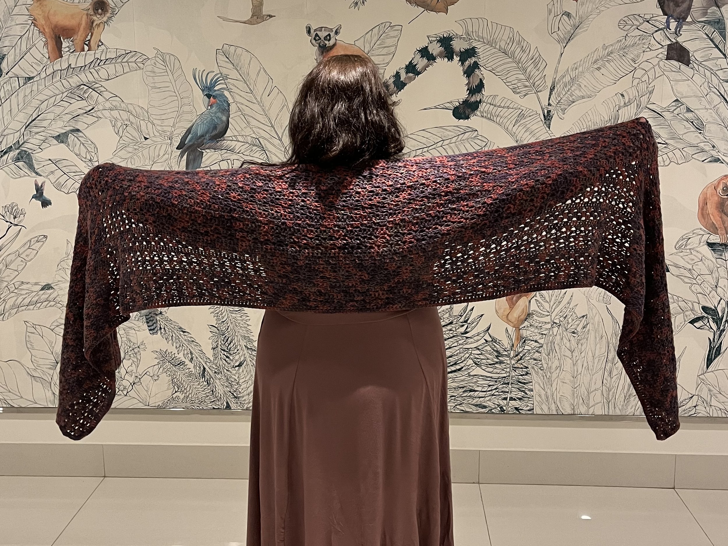 Why Blanket Scarves Are the Ultimate Cozy and Travel-Friendly Accessory