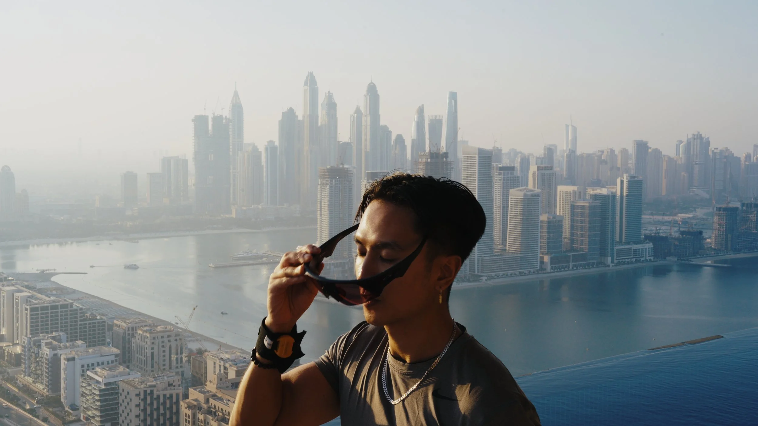 Oakley Meta x Aura Skypool