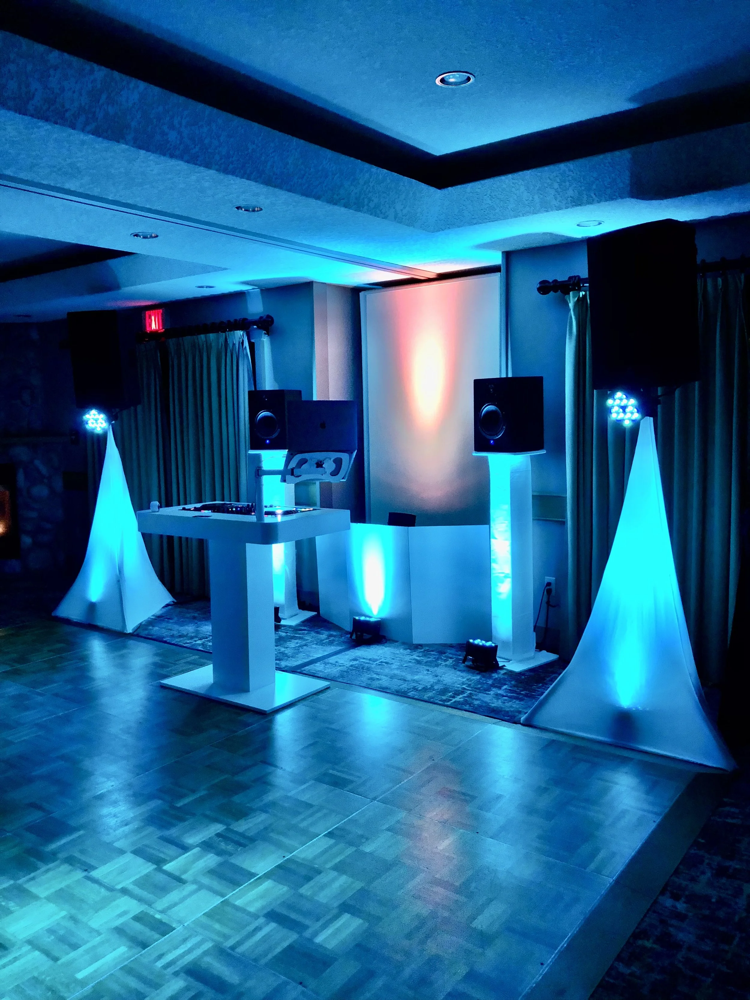 nanaimo-wedding-dj-service.jpeg