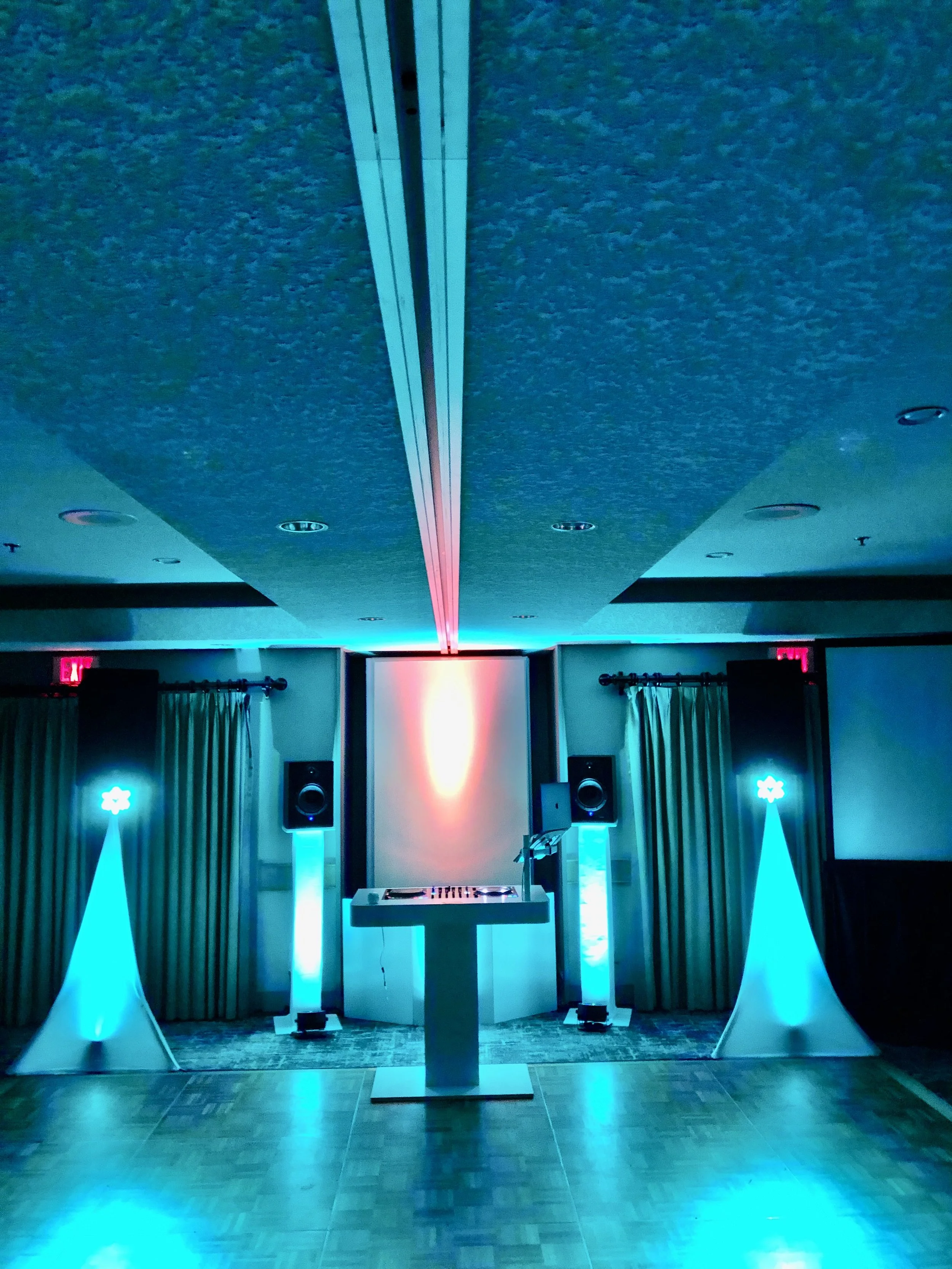 luxury-wedding-dj-setup-vancouver-island-just-right-dj-service.jpeg
