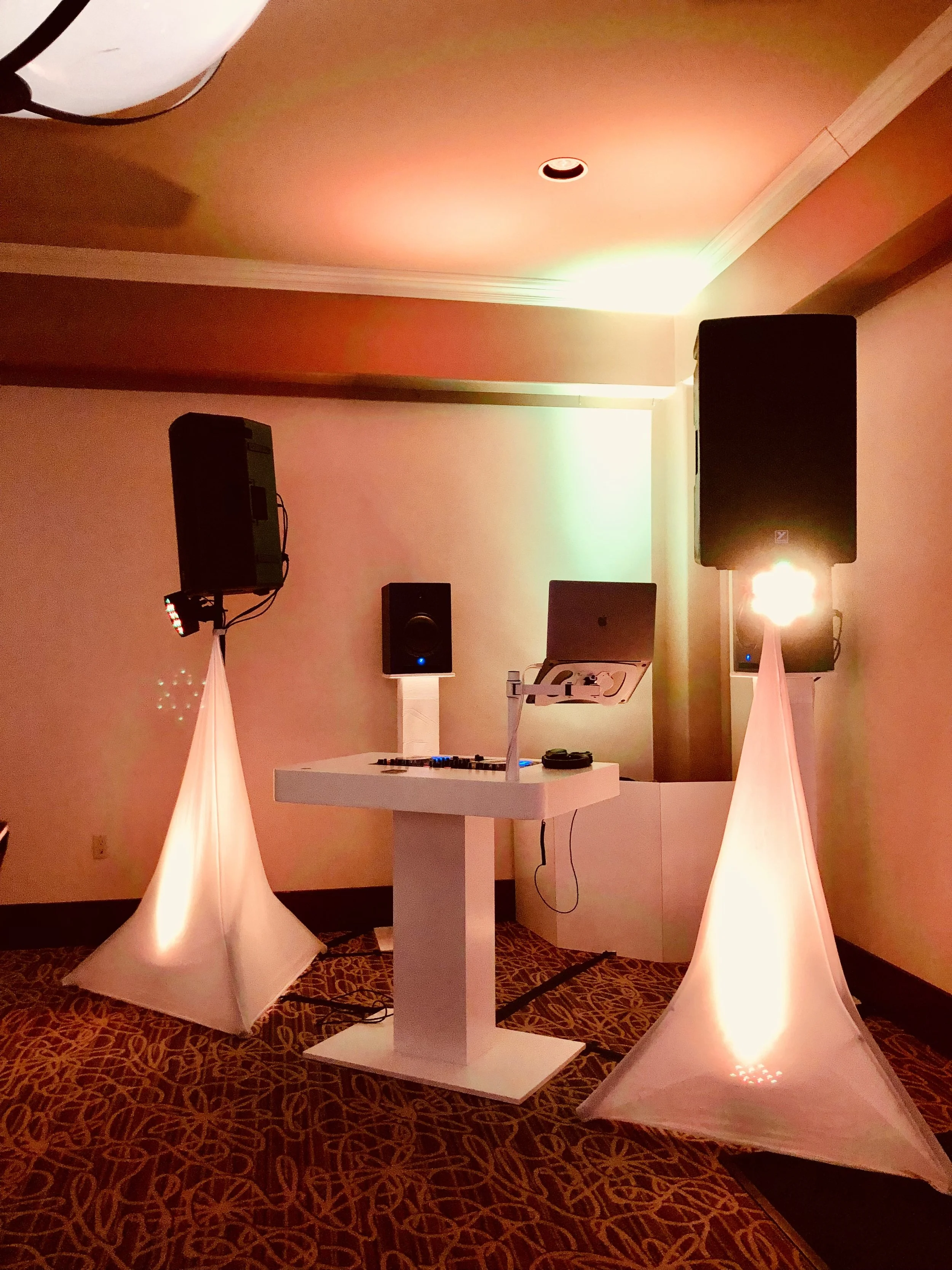 all-white-wedding-dj-setup-just-right-dj-service.jpeg