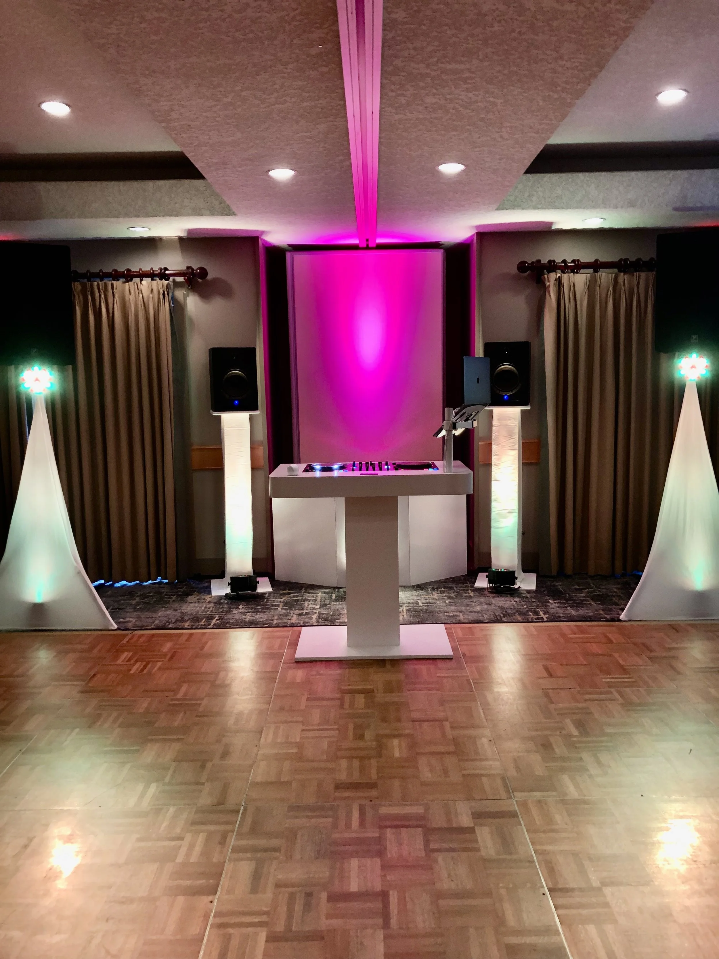 professional-wedding-dj-vancouver-island-.jpeg