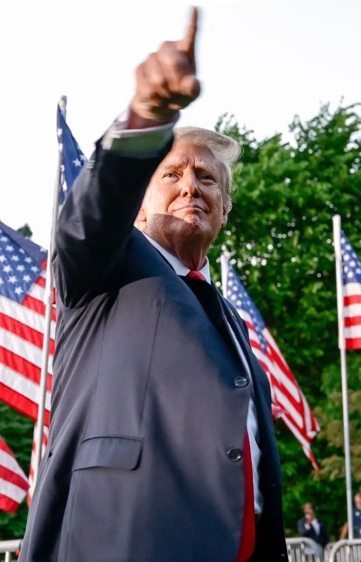 Donald Trump , un retour à la Maison Blanche marqué par des lois et mesures controversées