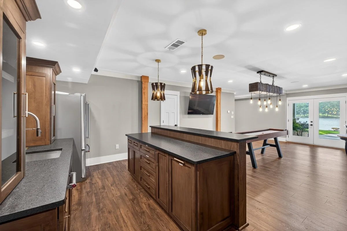 Magnolia-Lakehouse-wet-bar2.jpg