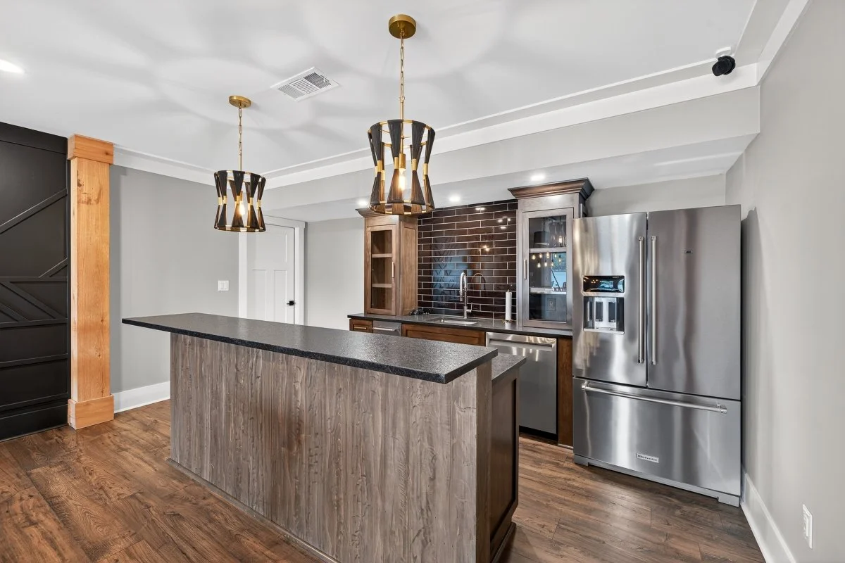 Magnolia-Lakehouse-wet-bar1.jpg