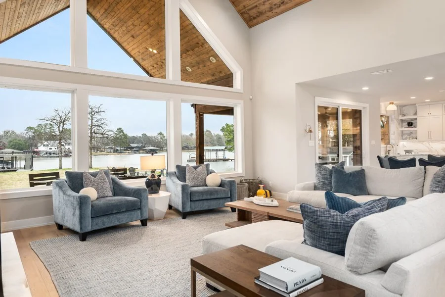Cedar-Creek-Oasis-living-room.jpg