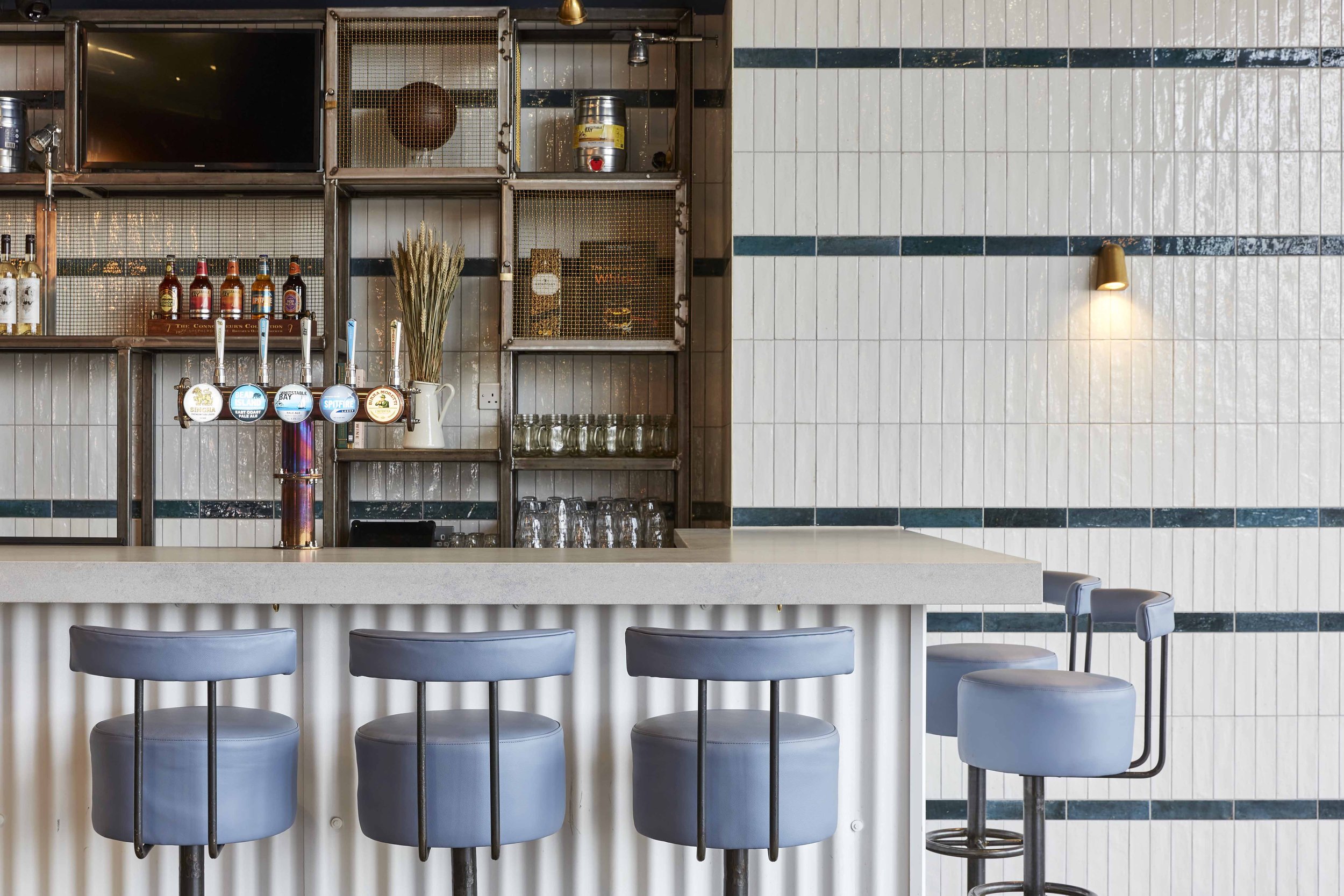 Broomfields Bar_19 sml.jpg