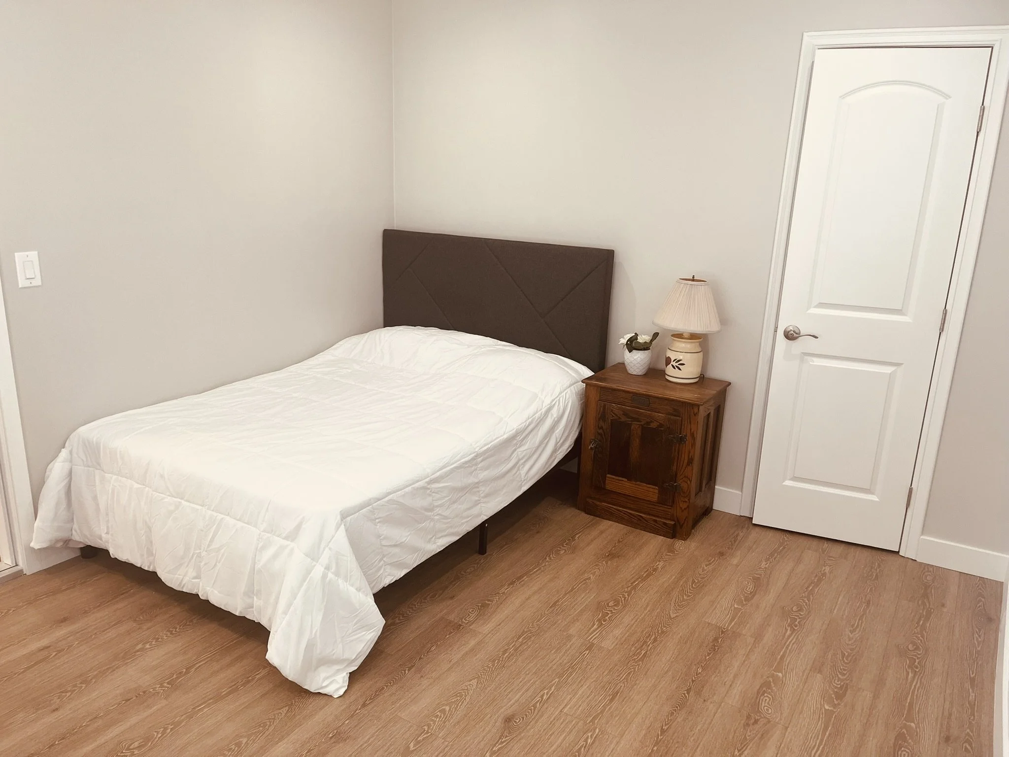 Bedroom 1: Large single room with great natural lighting (available)
