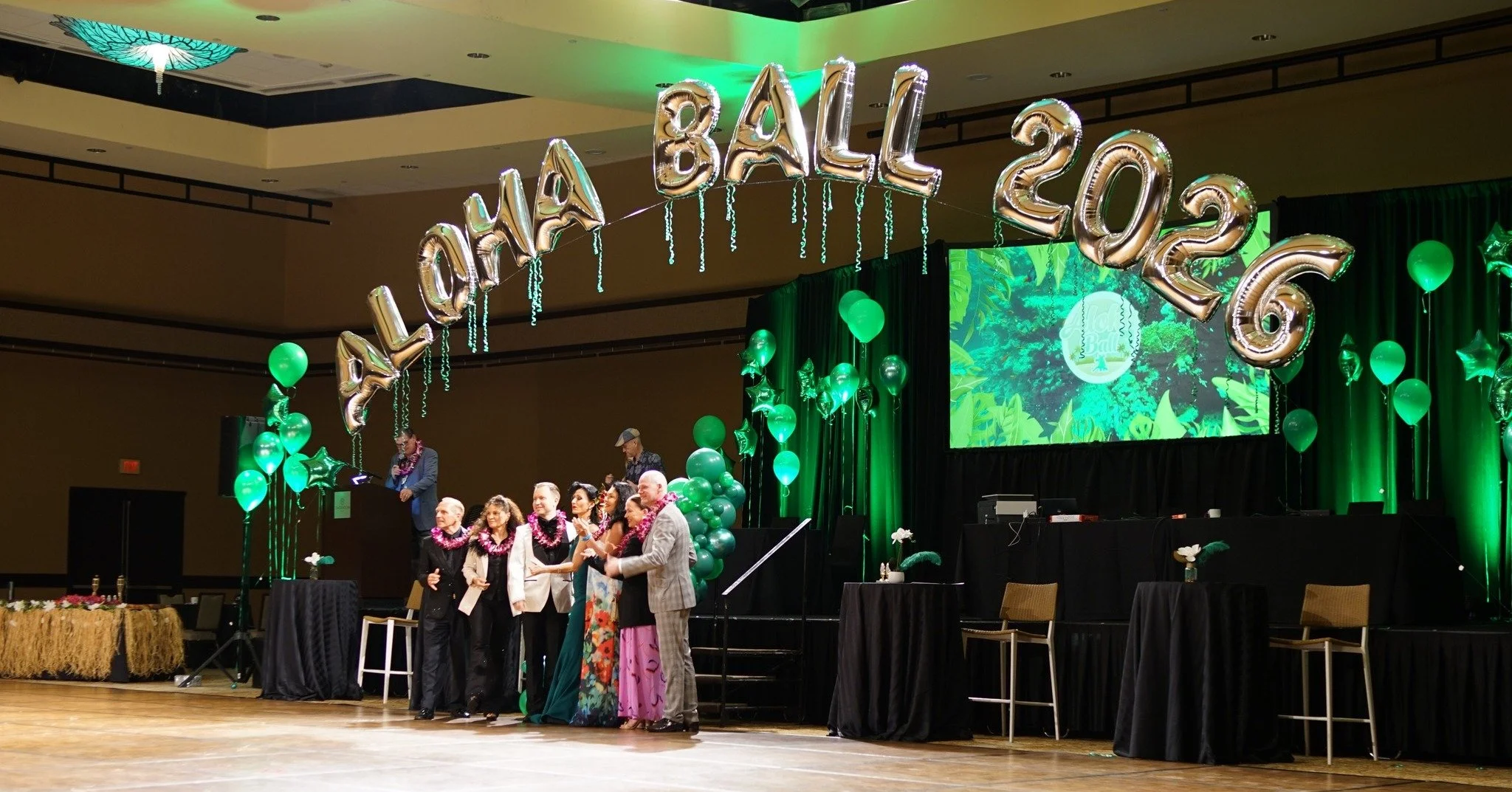 Beautiful evening of dancing Friday at the Aloha Ball in Waikiki.  Thank you to all came to see the first night of competition.

Big thank you to Aloha Ball organizer, Yanna Samkova.  Thank you for putting together such a  beautiful evening.
#AlohaBa
