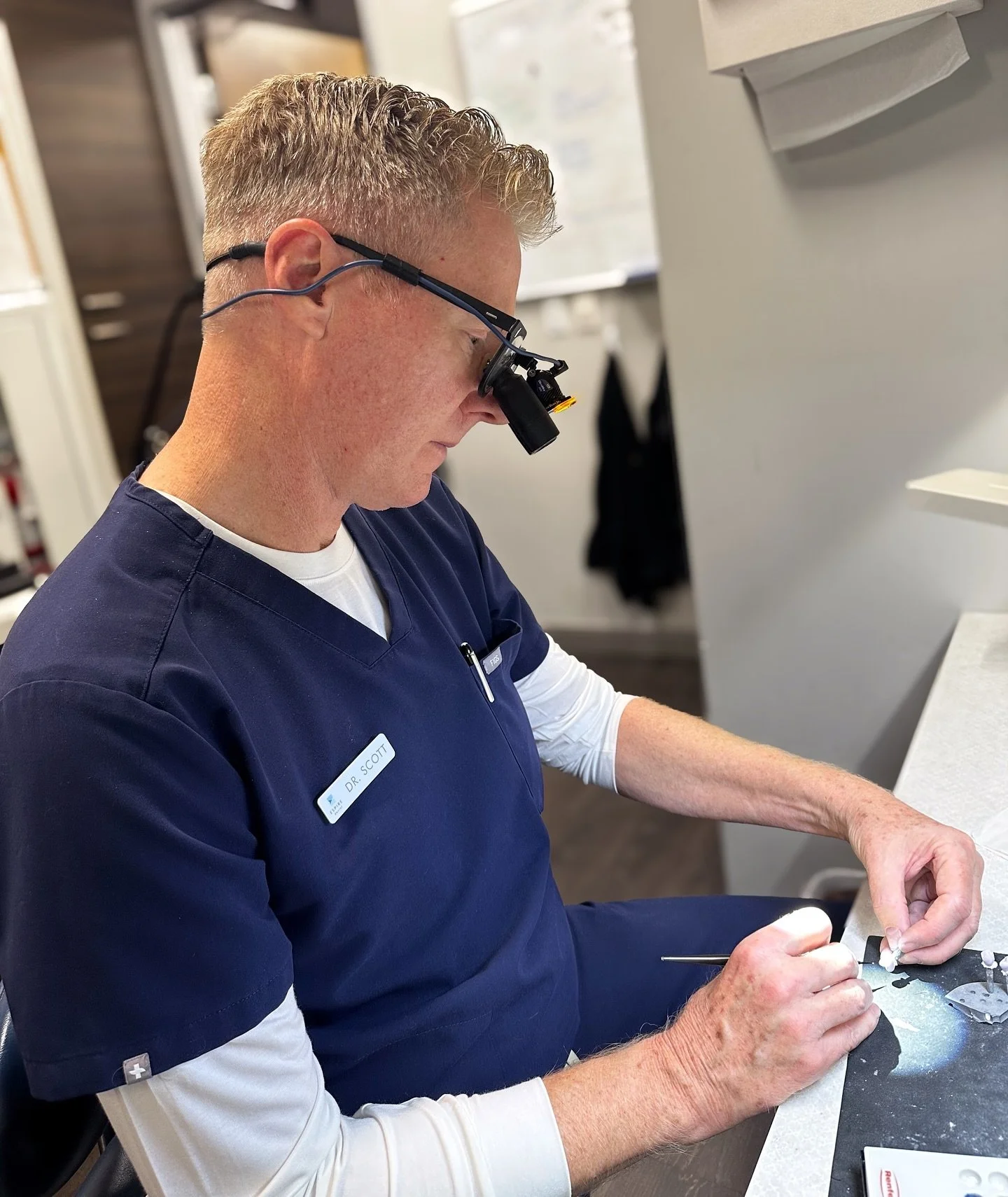 Meet your trainer! 💪

Dr. Scott Strommer completed his undergraduate degree at the University of California, San Diego (UCSD) and received his Doctor of Dental Surgery degree from the University of California, Los Angeles (UCLA) in 1991.

Dr. Stromm