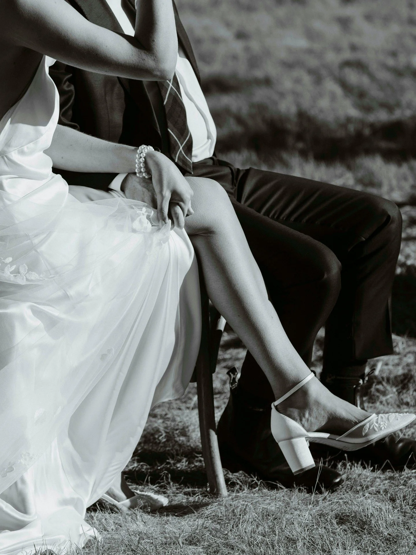 Hosting your wedding on your family property priceless, ceremony moments by @kirstencunninghamphotography