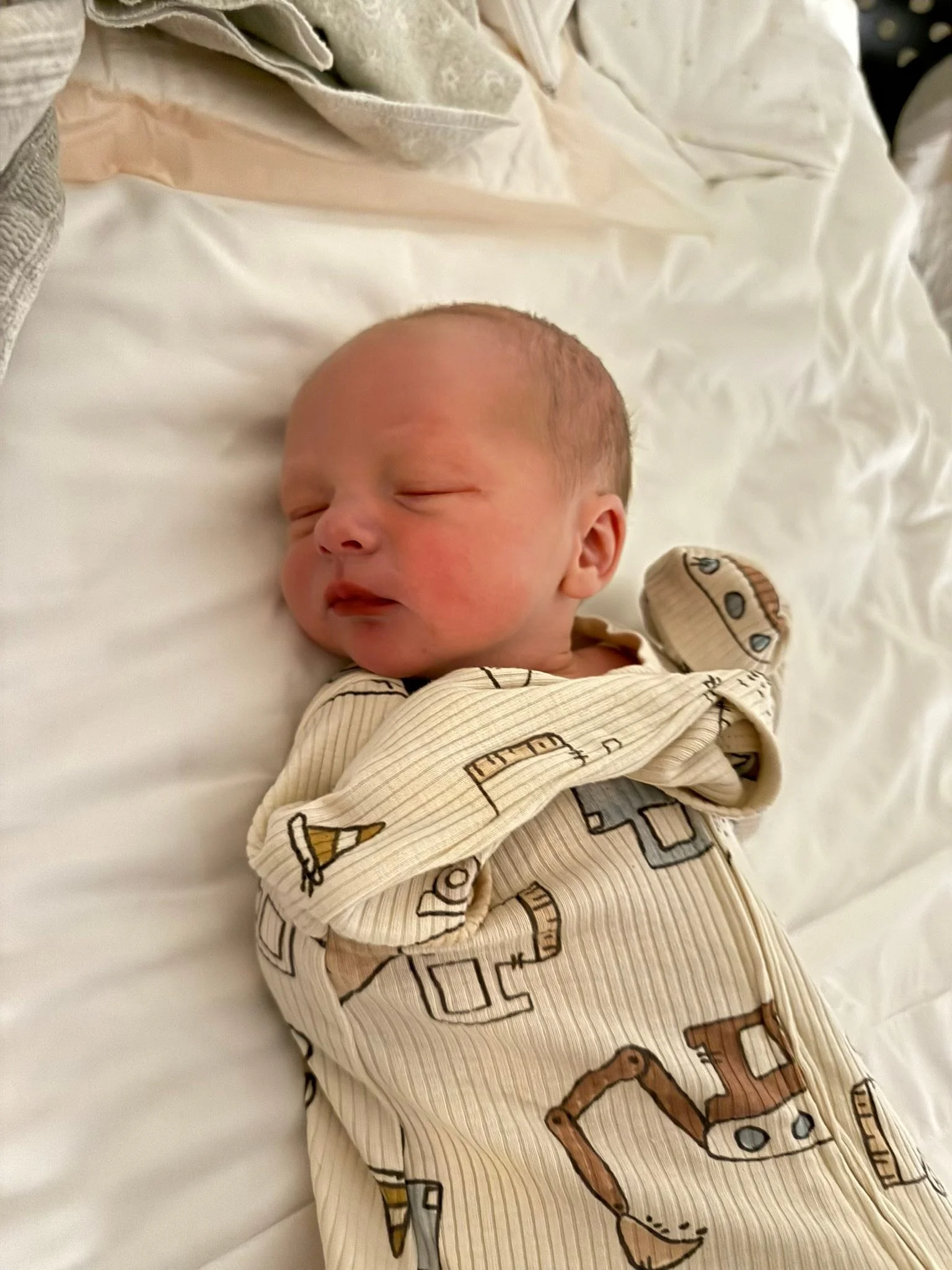 Sharing the post from my fellow Grandpa.

I&rsquo;m a Grandpa!

Carter Michael Riley
6:08PM December 17
7lb 3oz.  19.5 inches
Mom and baby doing great.