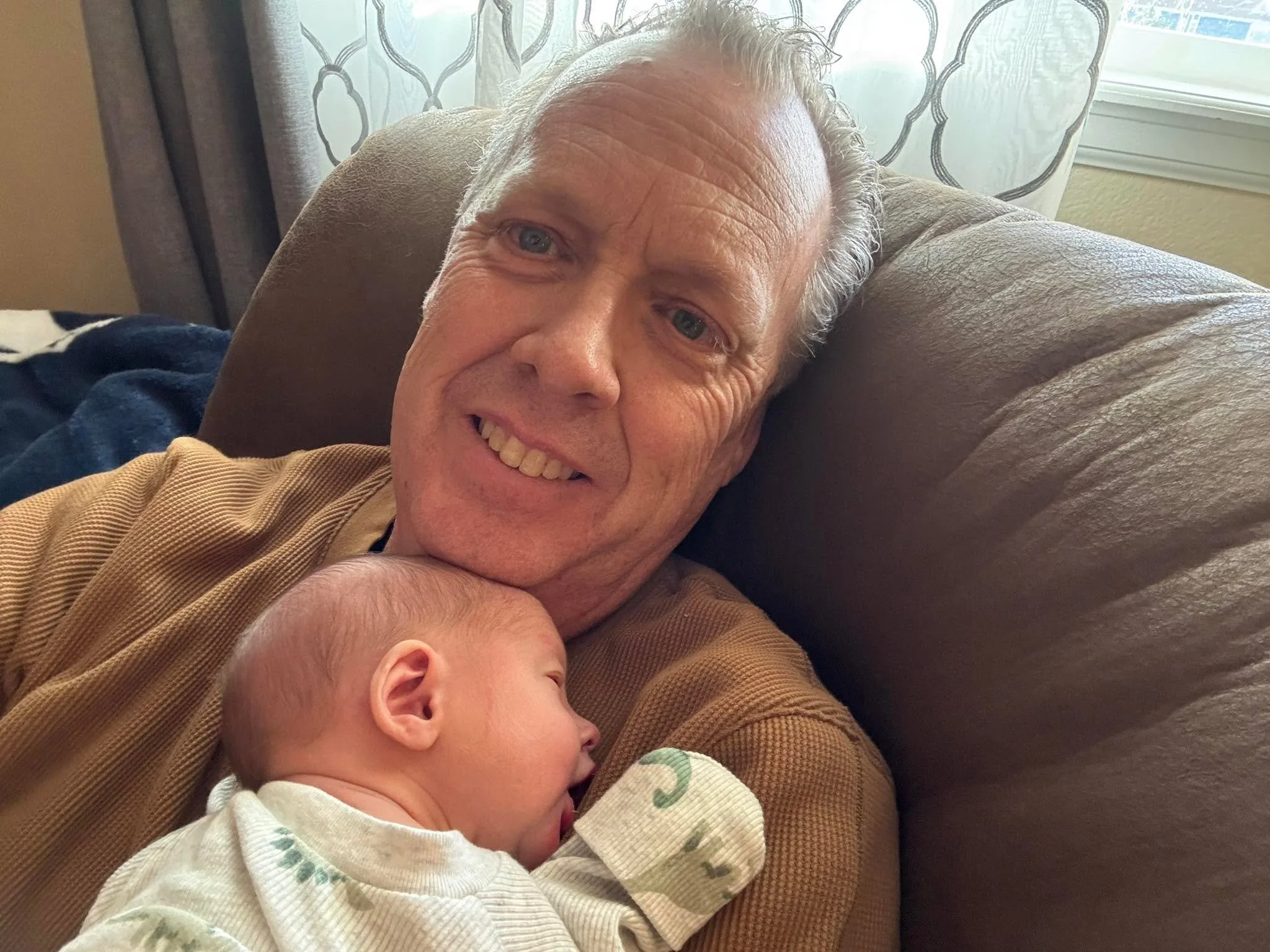 Great little buddy to watch football with.