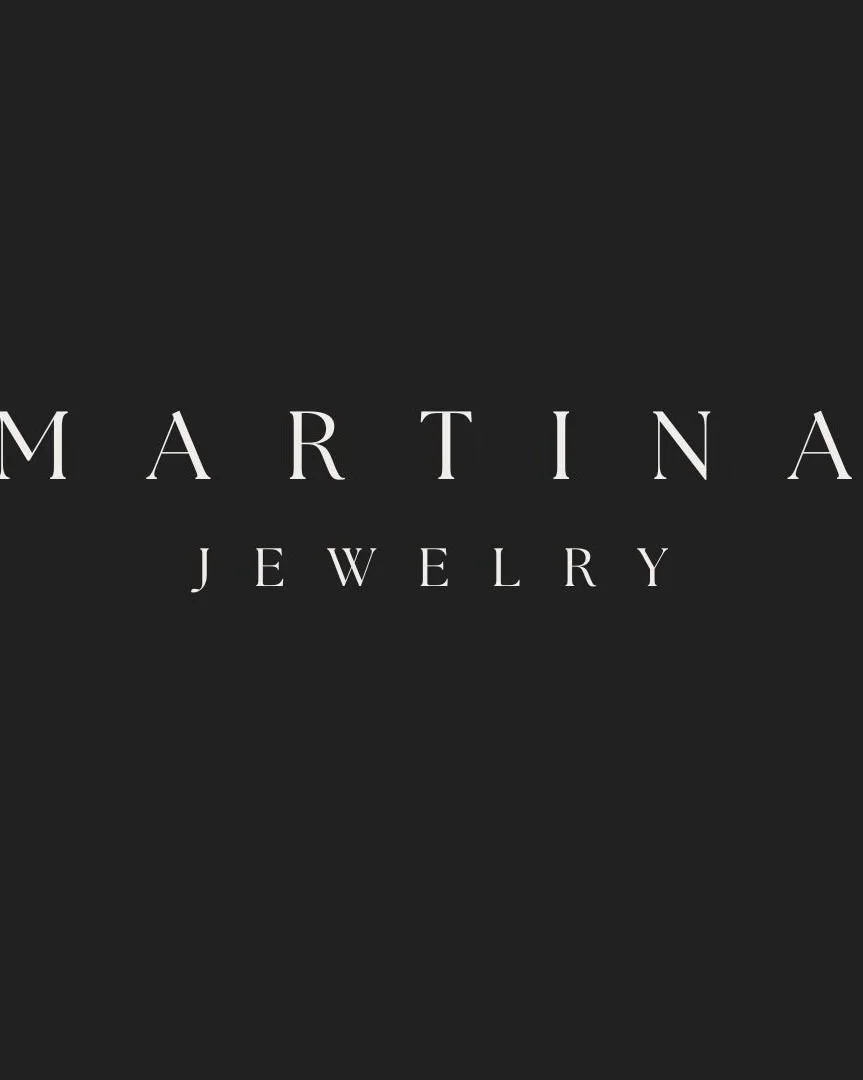 Texto "MARTINA JEWELRY" en fondo negro.