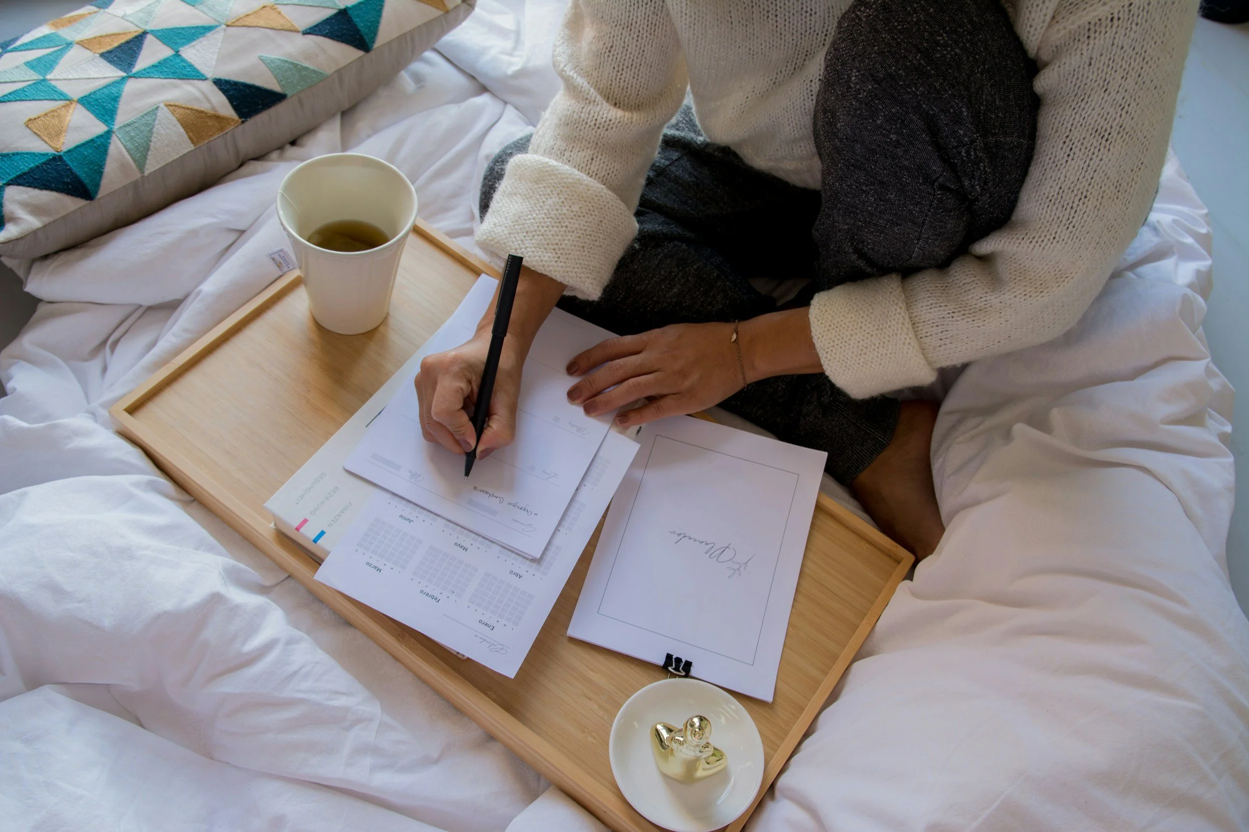 A Gentle, Grounded Guide to Setting Realistic Goals for the New Year (And Creating a Vision You Can Actually Live Into)