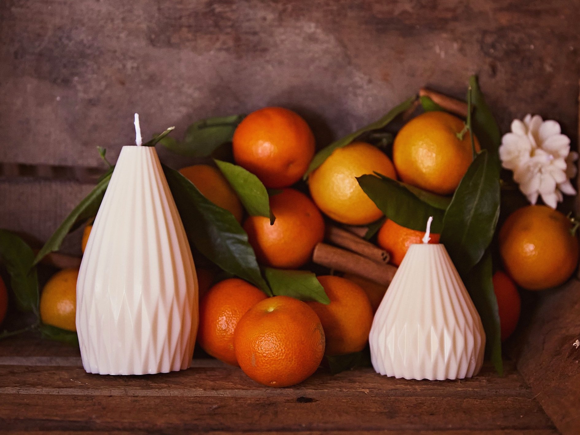 Fruits d'Eden, Lumières de Scriptorium, Bougies Artisanales Parfumées, Faites en France, Essences de Grasses, Emballages Ecoresponsables