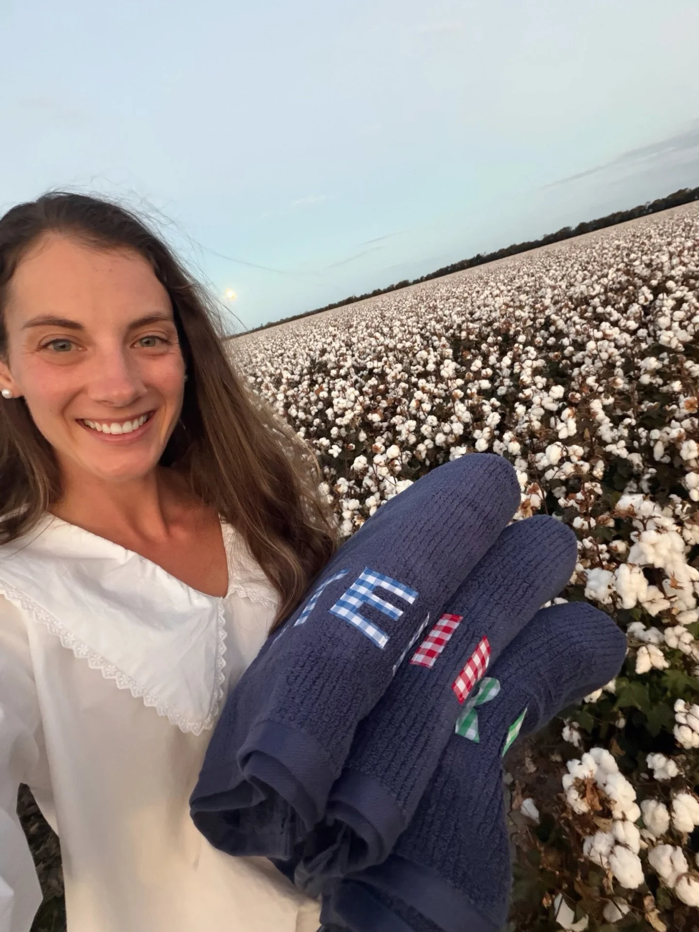 The beginning and the finished piece, all in one, right here at home 🤍

#homesoil #personalisedtowels #cotton #handmade #home