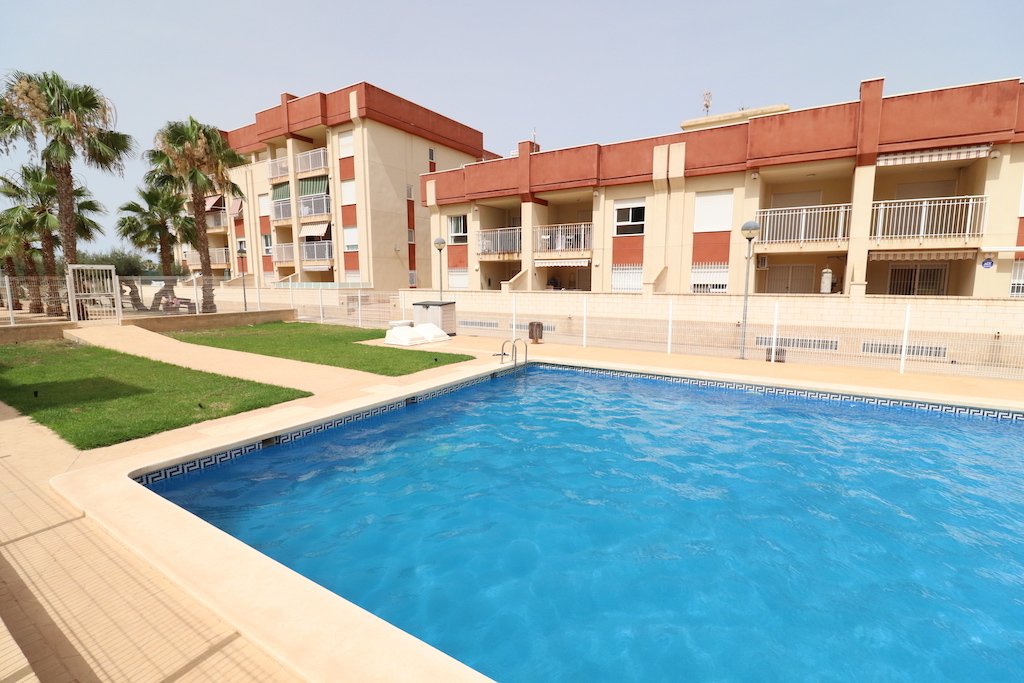 Ático con Dos Habitaciones en Lomas de Cabo Roig, Orihuela Costa, Alicante.