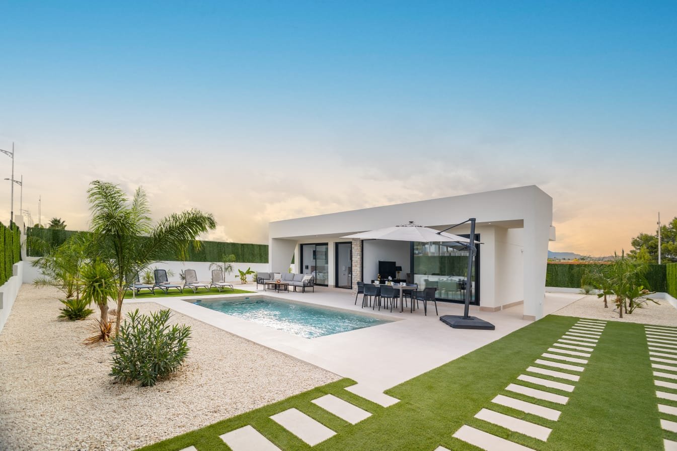 Modernas villas en venta en Calasparra, Murcia – 2 y 3 dormitorios, piscina privada, jardín y aparcamiento.
