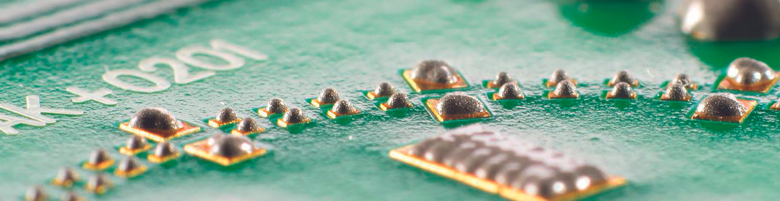 Deposito della pasta saldante su componenti miniaturizzati 0201 tramite jet printing SMT