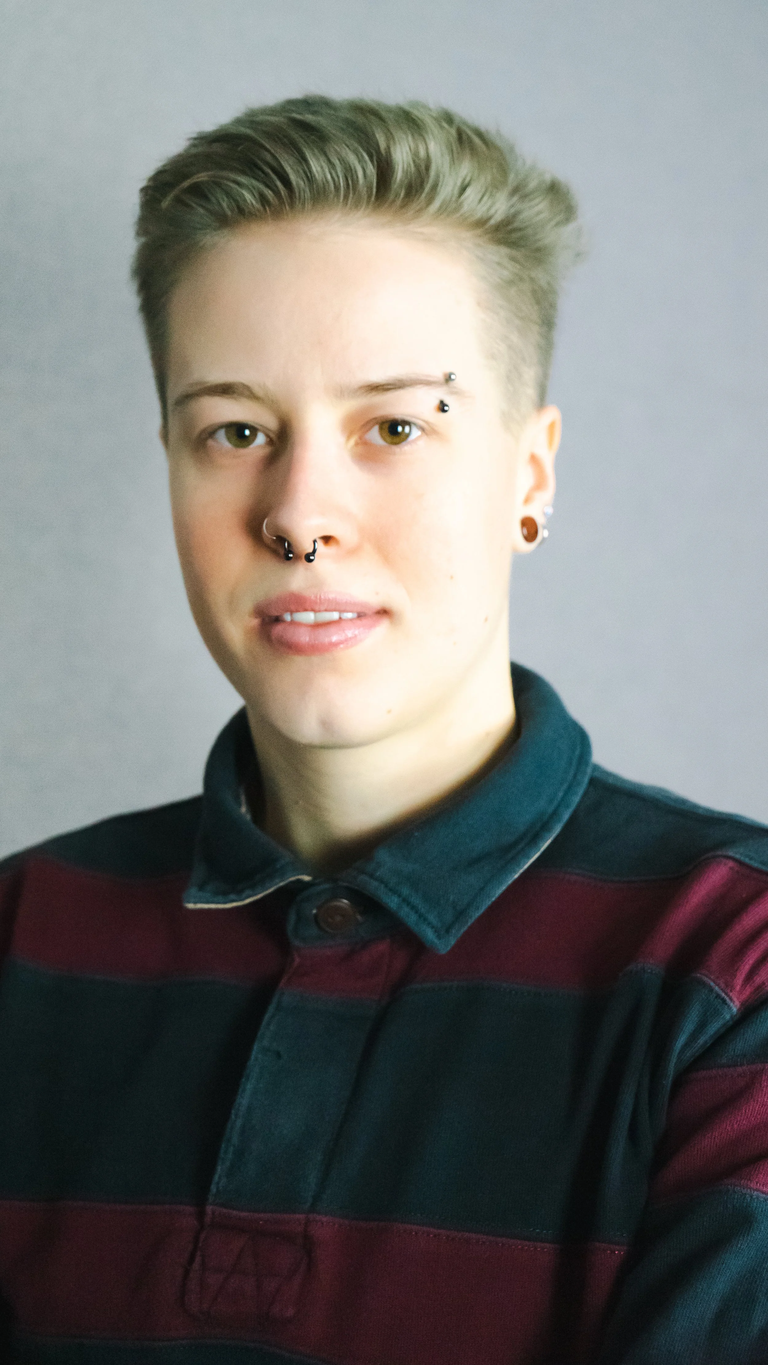 JO HEADSHOT-5-2.jpg