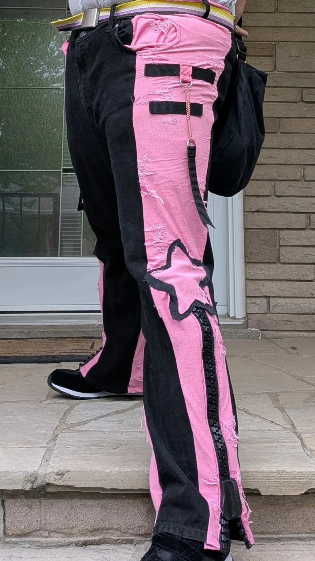 pink+%26+black+pants.jpg