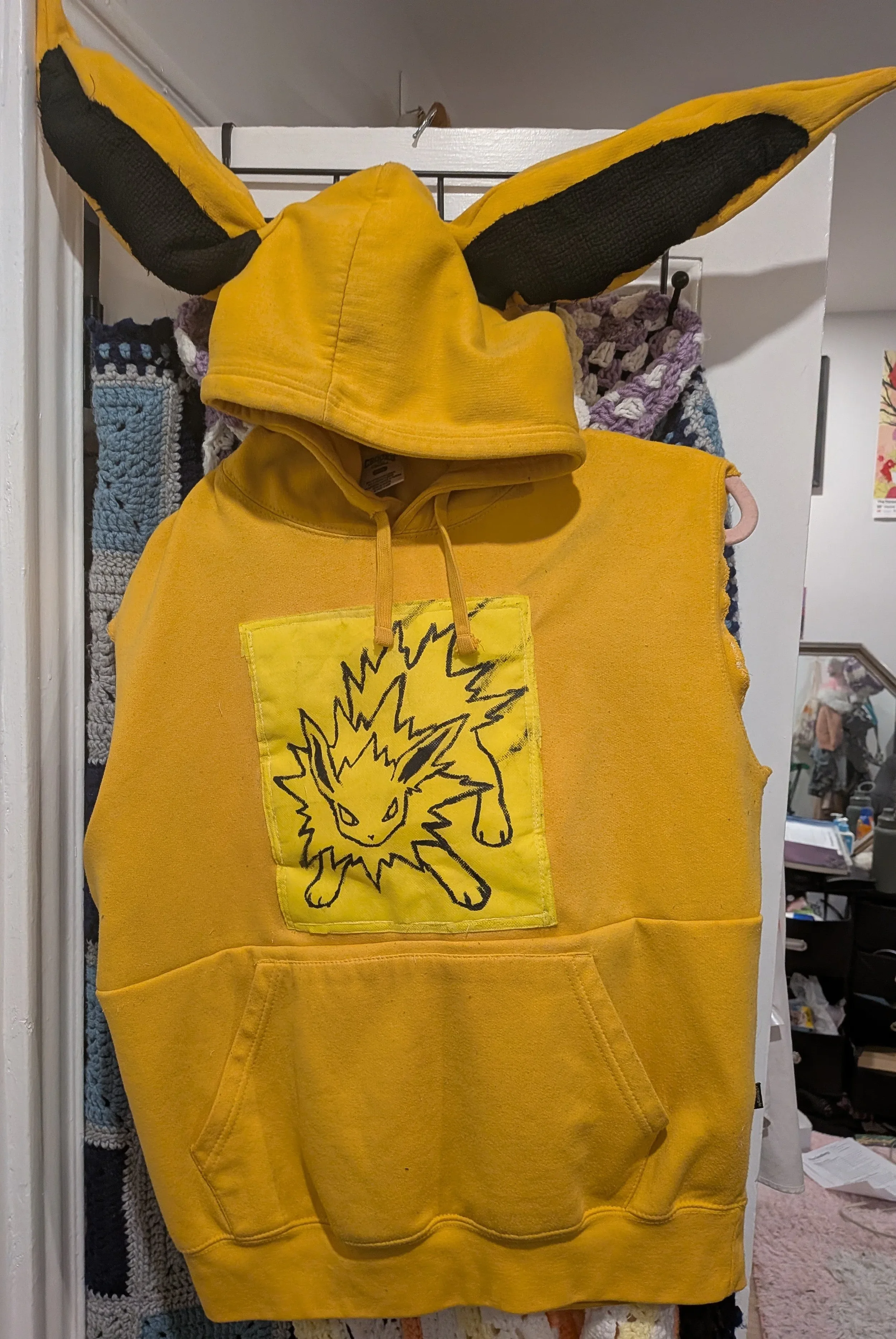 jolteon hoodie.webp