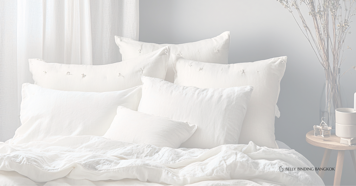 Bed and linen in white/cream colors