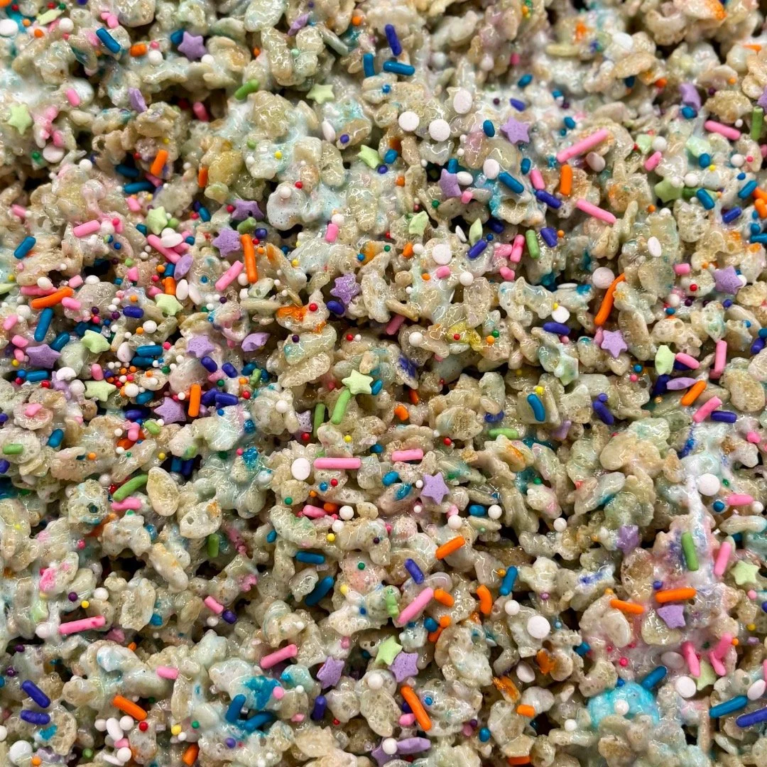 A little sneak PEEP of the Peep Rice Crispies for this weekend! 👀🐣

Gluten &amp; dairy free goodness coming your way on Friday ❤️