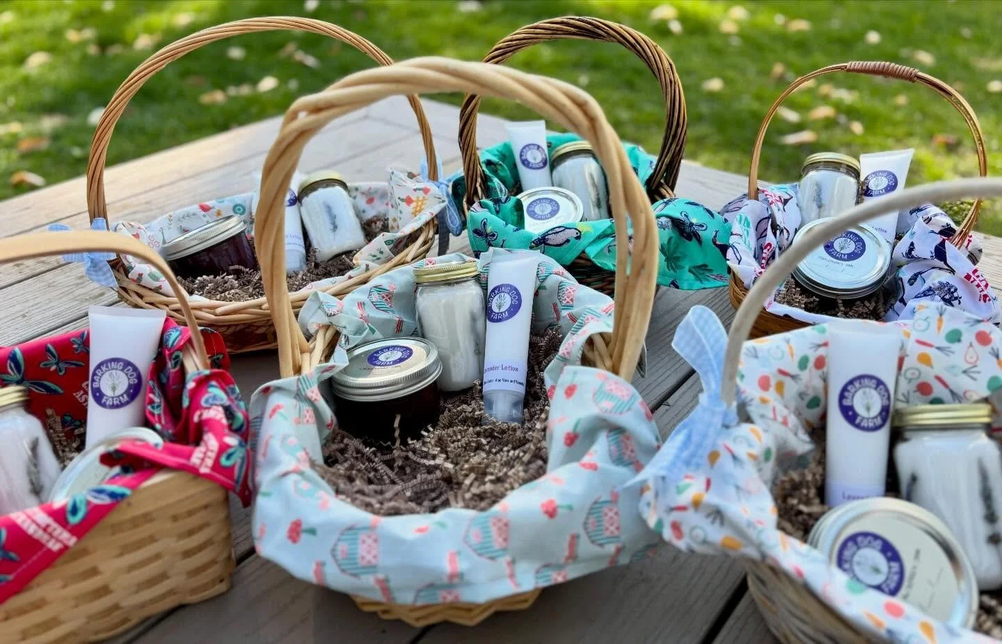 Mother&rsquo;s Day Baskets!

 What makes these baskets so special?
✔️ They support 3 small businesses in Pownal
✔️ Each basket and lining is unique (just like the mom in your life)
✔️ They have a low environmental impact! The baskets are thrifted, cu