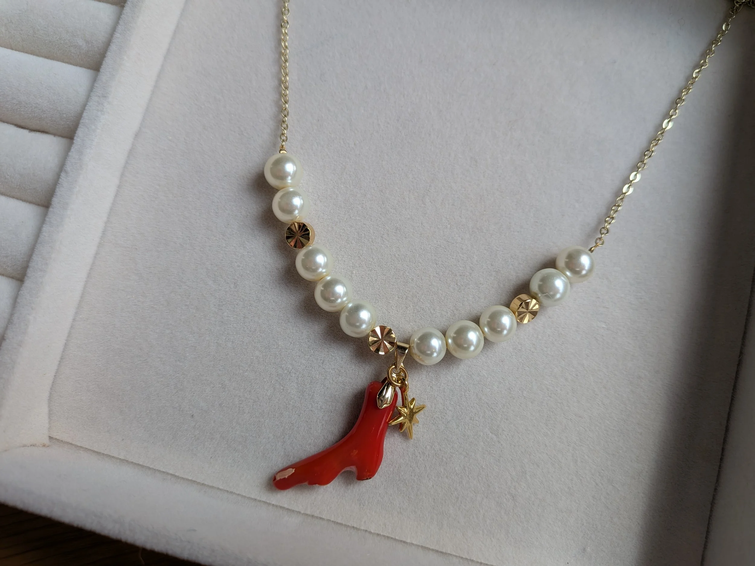 Coral_star_necklace_2.jpg