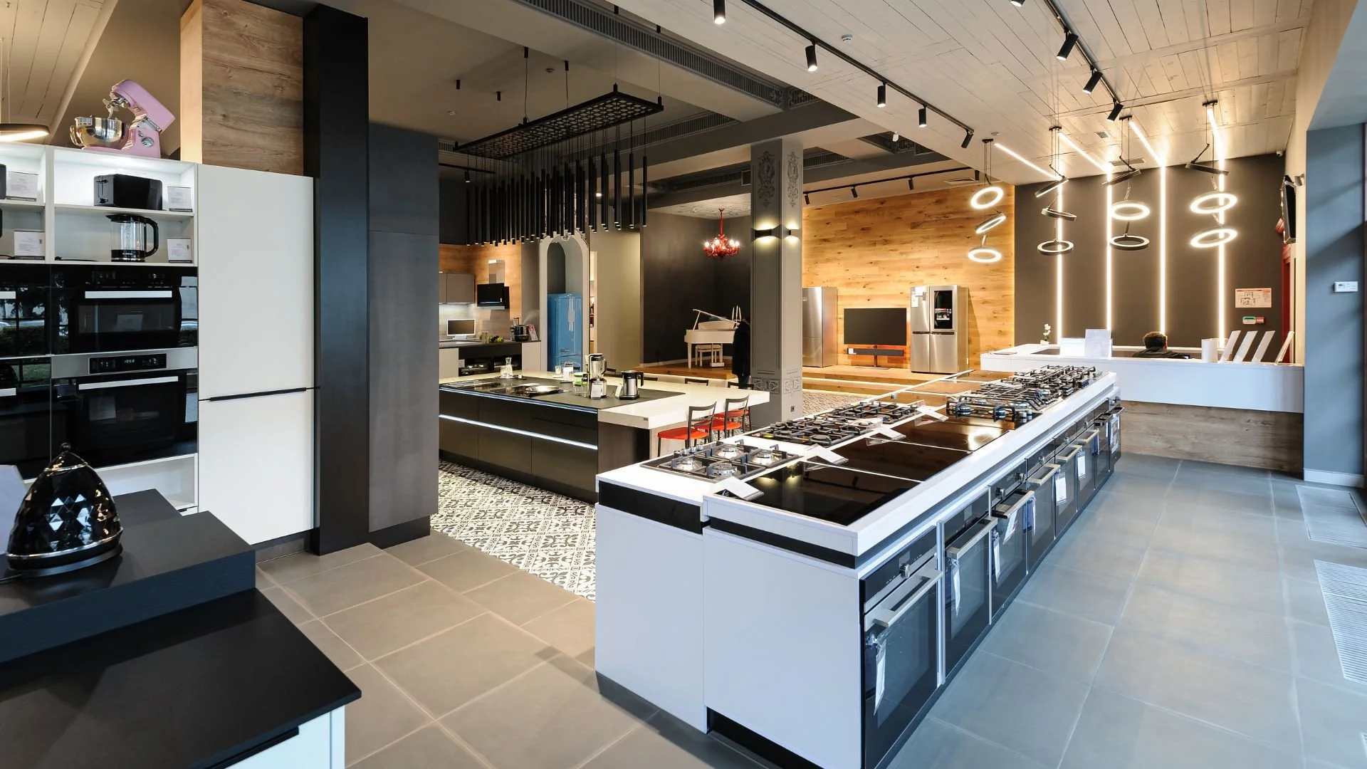 Retail and showroom cleaning in Austin by OrakPro – spotless presentation for commercial spaces.