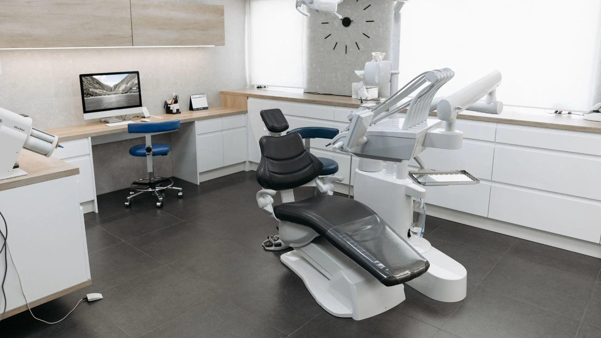 Dental clinic cleaned by OrakPro in Austin – hygienic and safe patient care environment.