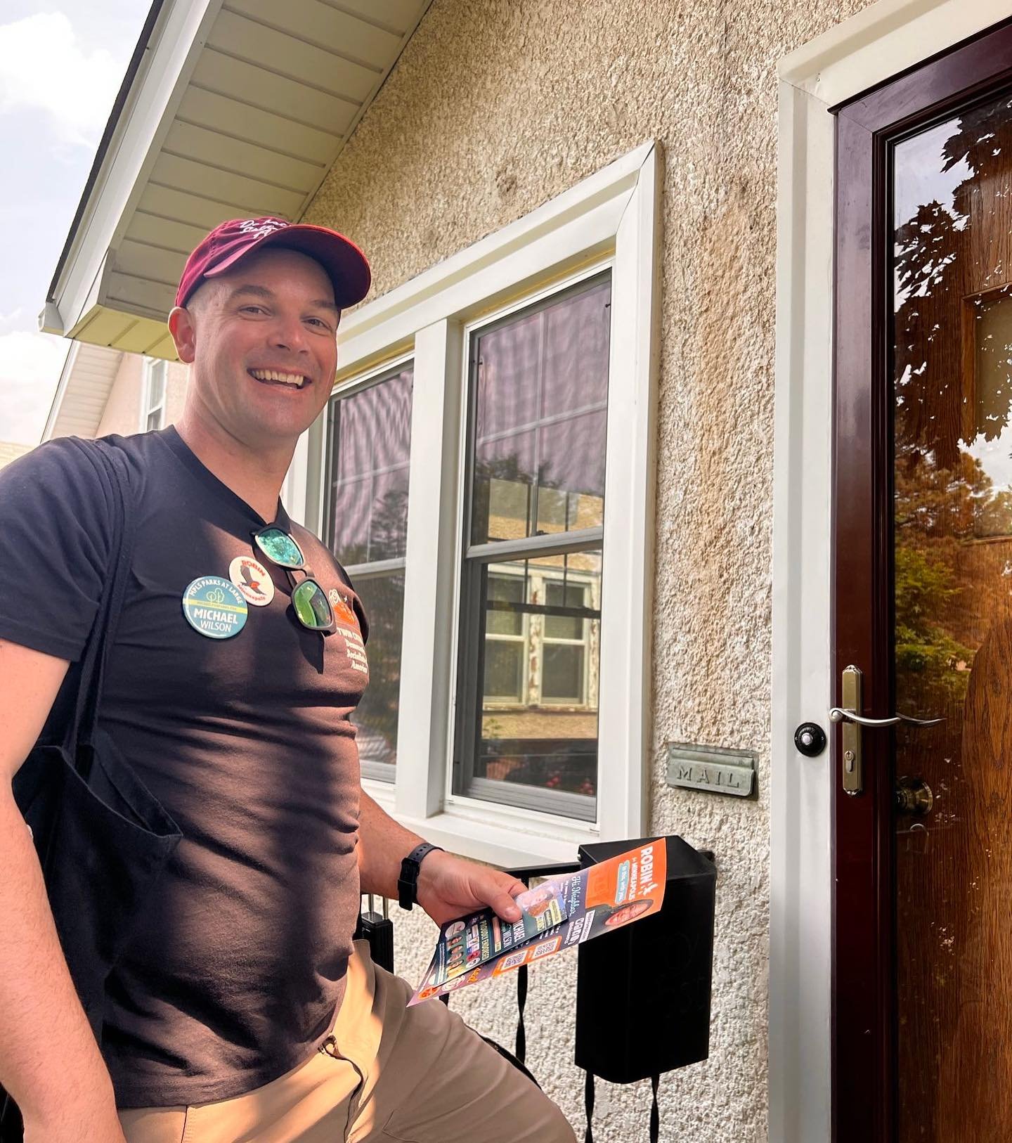 We had an amazing time door-knocking with @robin4mpls yesterday in Ward 2! Not only did we get to talk face-to-face with neighbors about important park issues, but we also saw lots of other cool stuff in the neighborhood (like a cat!) See you at the