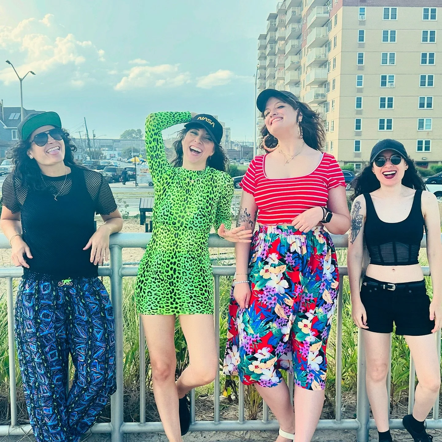 Listen up, beach babes! 🌊☀️🏄🏼&zwj;♀️ Our next show is Saturday 8/23 at @rippers86 w/ @depresiontropical666 @ghostscorpion666 @jairitoylaonda! This show is FREE FREE FREE!! Come eat a burger and boogie. 🍔✌️