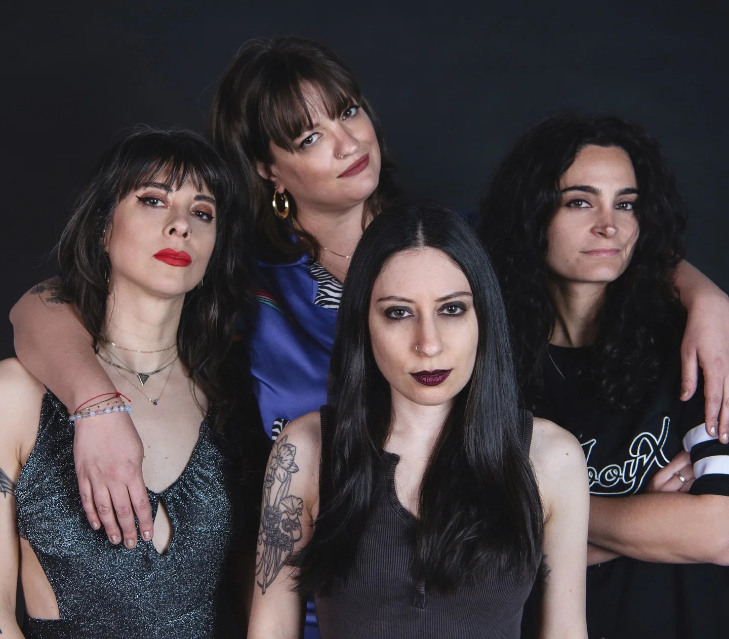 Tix are flying fast for our NYE bash w/ @nitesportsnyc at @spritzenhaus33! Grab yours quick (link in bio) and be sure to get there early, we go on at 8:30! 🎊
📷 @briannadigioia