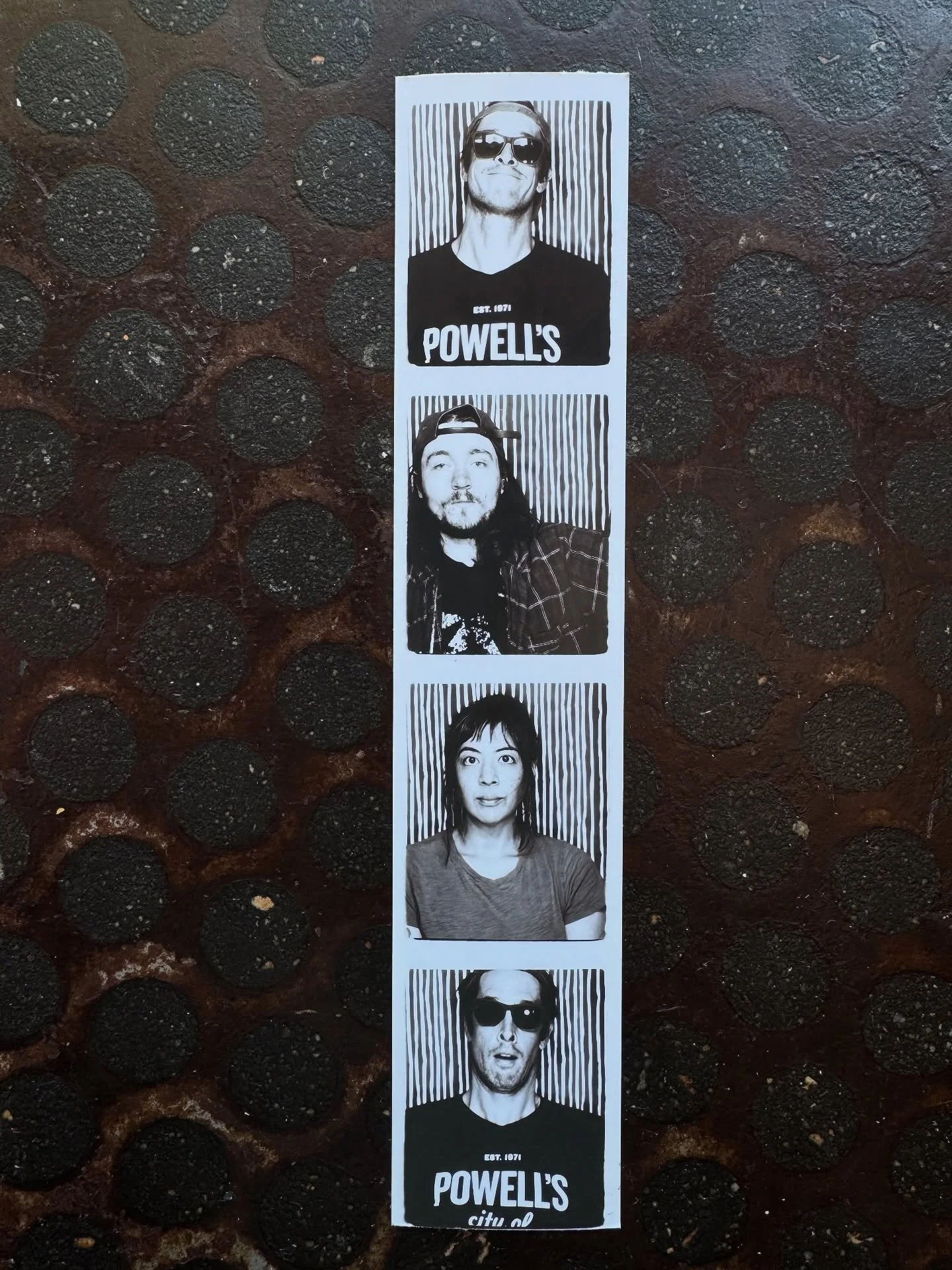 🚨 New Backdrop Alert 🚨
Fresh b&amp;w chemicals and backdrop at @sputnikdenver &hellip; we stole Jack the Pumpkin King&lsquo;s pants and repurposed them for the spooky season! 🎃 Tag Sputnik in your pics, boyz &lsquo;n ghouls!

#photobooth #analog #