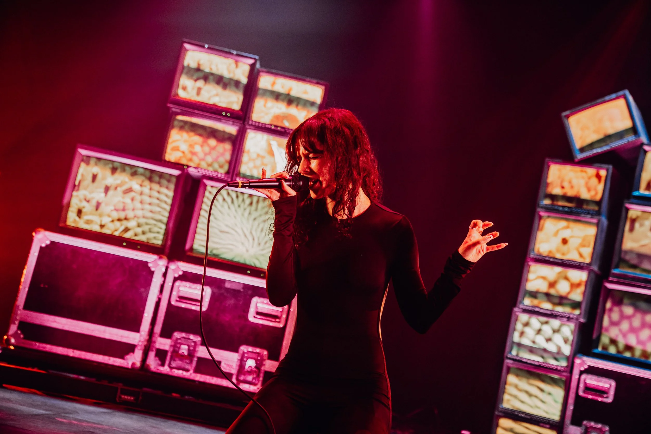 LAKSHMI kondigt nieuw album en theatertour aan