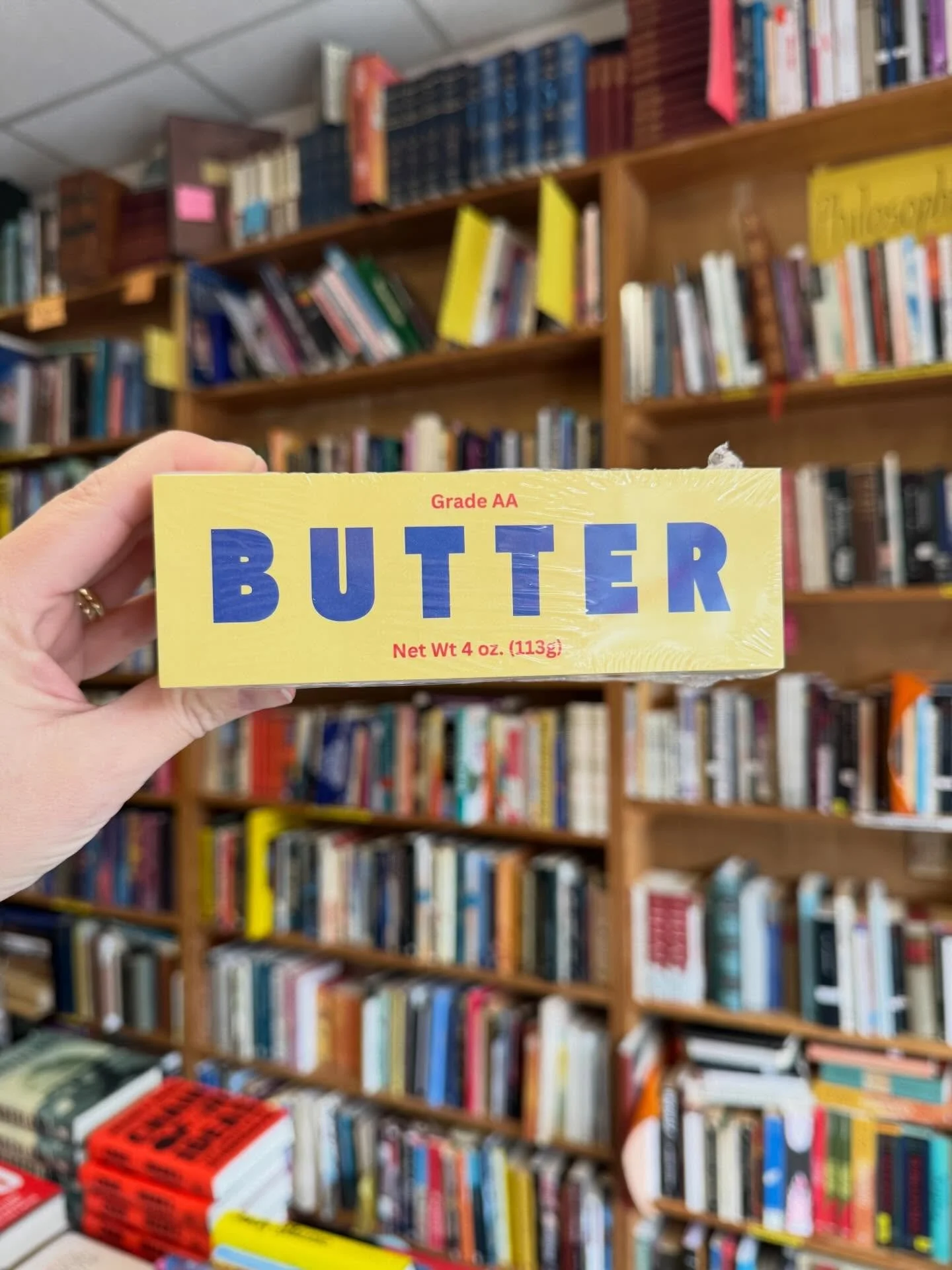 Fresh stack of free 🧈 BUTTER 🧈 bookmarks have arrived at @pegasusbookexchange! 

#reading #bookmarks #pegasusbookexchange
