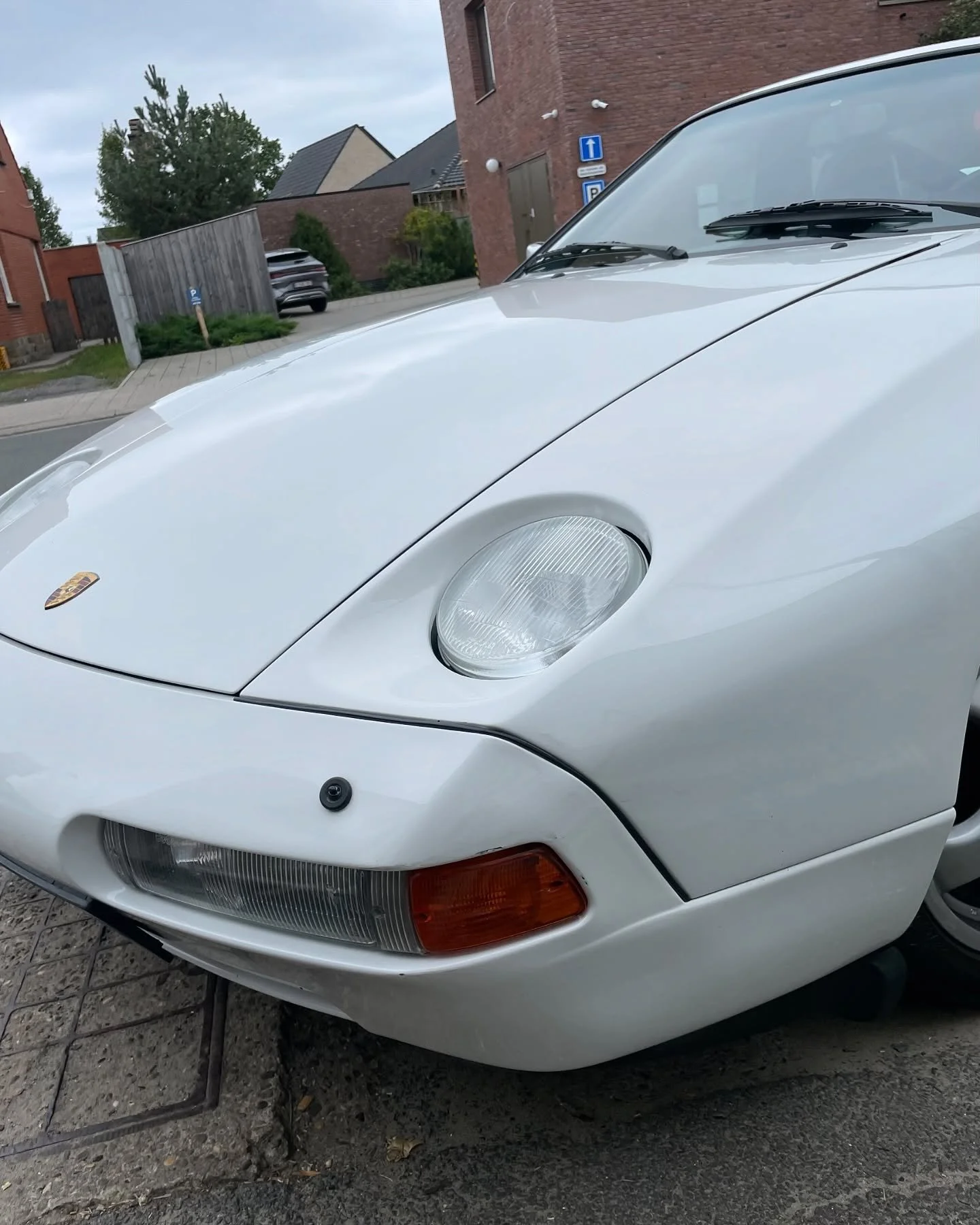 π§ Porsche 928 S4 in for maintenance!
Zelfs legendarische klassiekers hebben hun jaarlijkse onderhoud nodig om in topvorm te blijven. π§½π οΈ
Een goed onderhouden oldtimer rijdt niet alleen beter, maar behoudt ook zijn waarde.
π The Oldtimer Factory