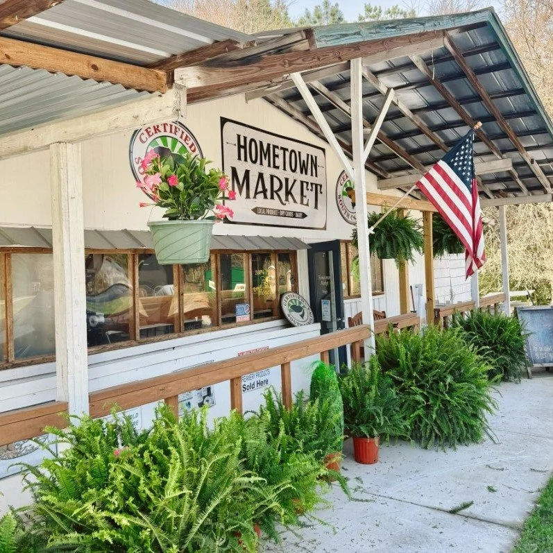 Sun&rsquo;s out🌞, veggies in🌽! Clemson&rsquo;s Hometown Market has you covered with all of your local farm favorites&hellip;

🐄 Happy Cow Creamery dairy
🍓 Estrada Farms strawberries
🐝 Blueberry Hill Apiary bee pollen and honey
🌽 Fresh Florida c