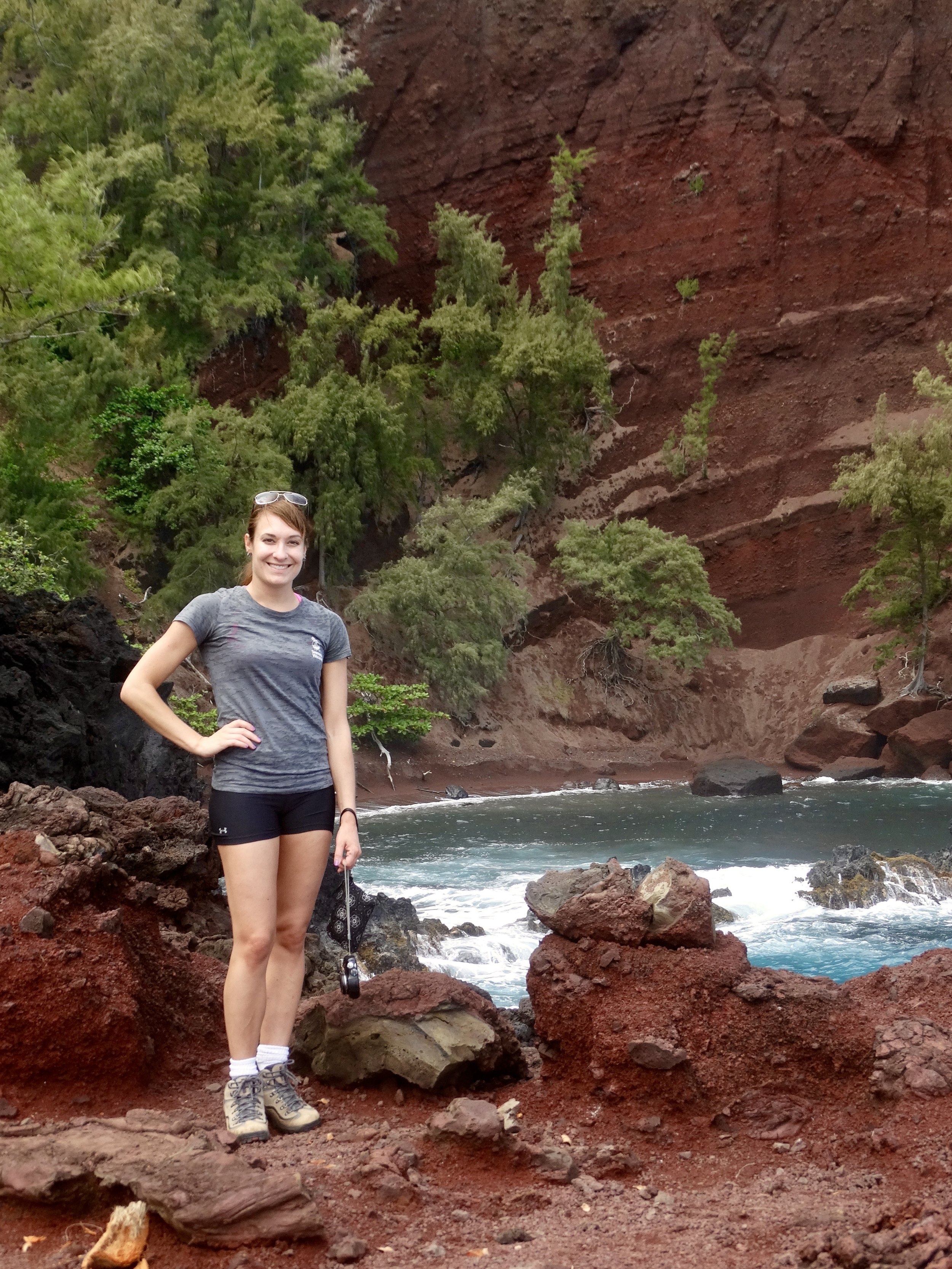 Kaihalulu red sand beach