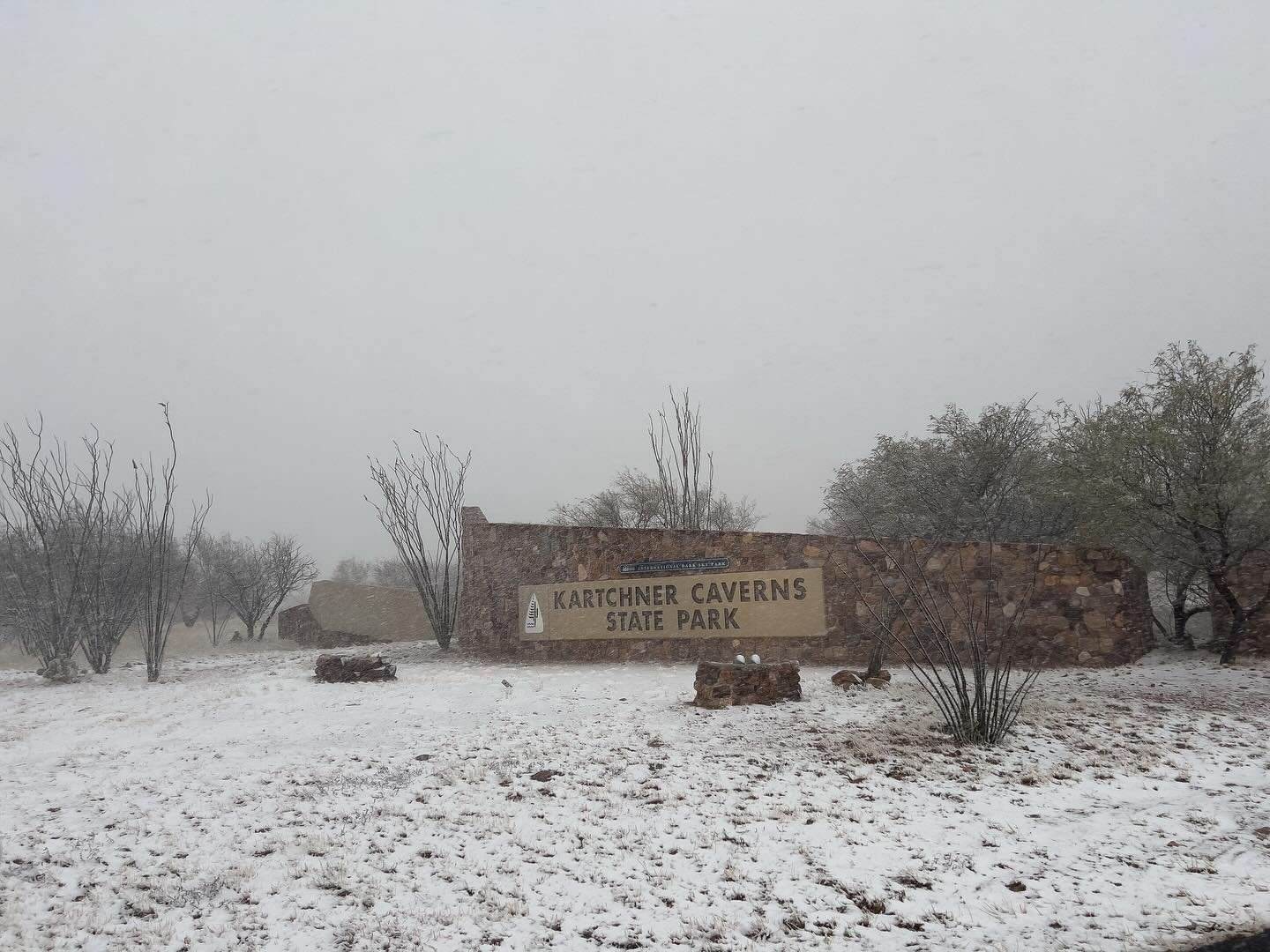 Driving from @kartchnercaverns to Tucson in the snow, until the sun came out and lit up the sky at sunset 🌨️ 🌵 🚗 🛣️ 🌆 #throwback 
.
.
.
.
.
#roadtrip #car #freeway #kartchnercaverns #kartchnercavernsstatepark #arizona #usa #tucson #snow