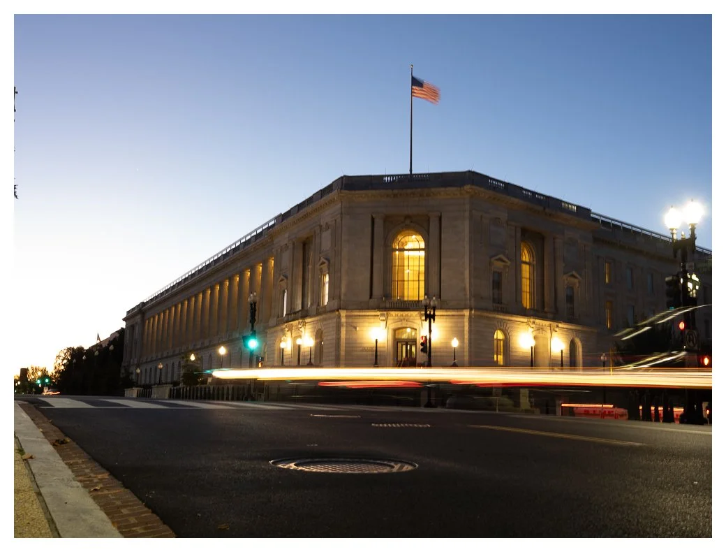 marathon-blog-post-20251009-Pre dawn traffic on Independence Ave in front of Cannon.jpg