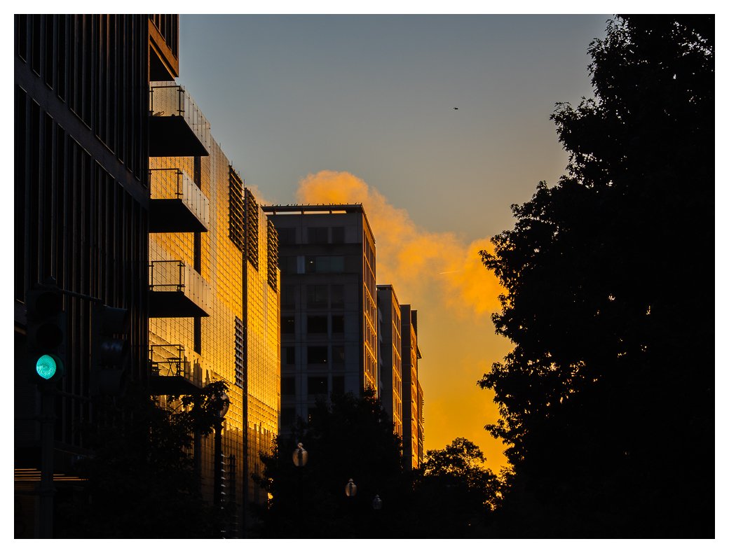 marathon-blog-post-20251005-City Sunrise.jpg
