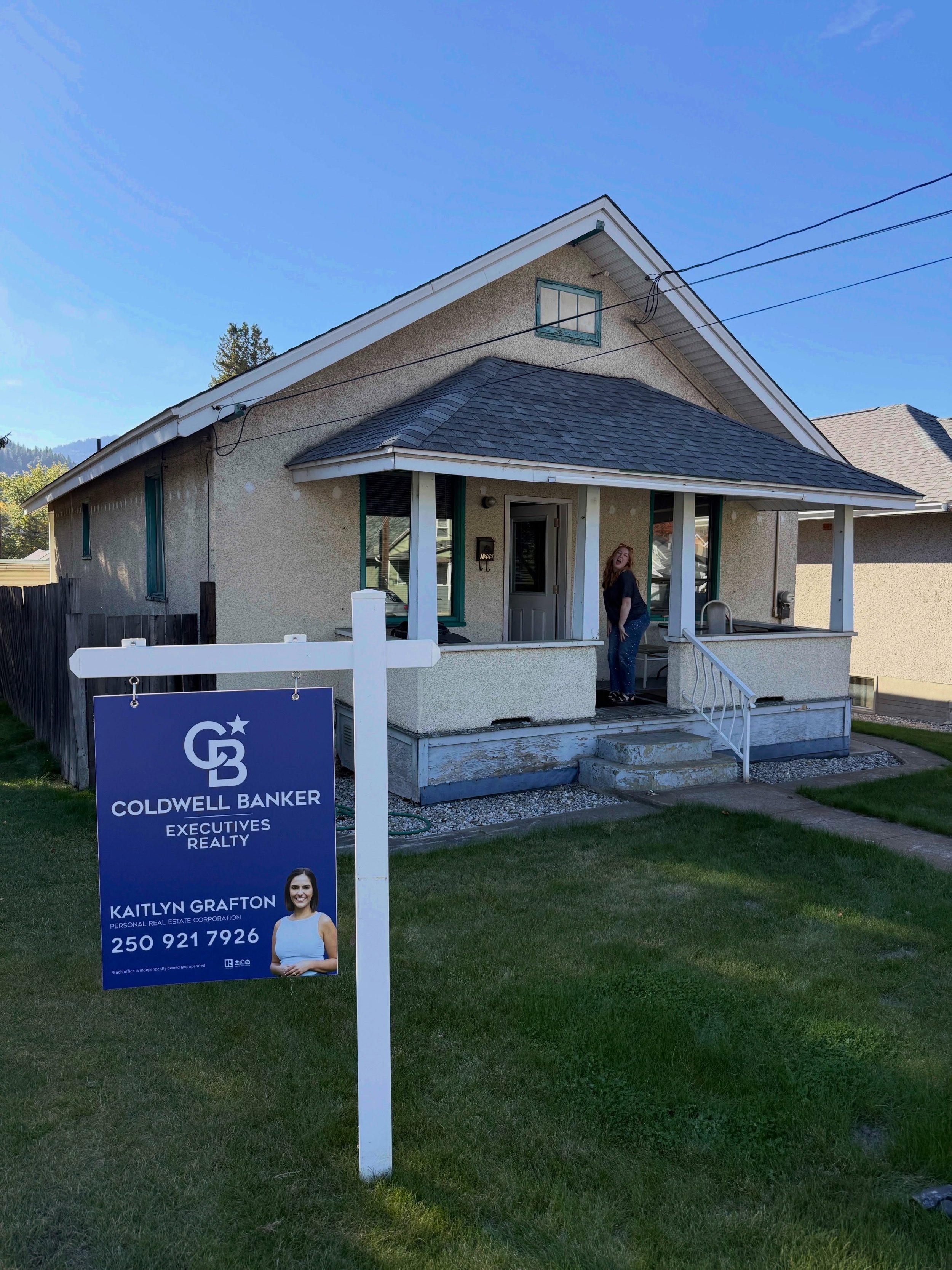 I spy 👀 @movingwithmadisonh at my newest listing! 

1396 Second Ave, Trail hits realtor.ca tomorrow ✨

Want early details? 💌 Send me a DM!